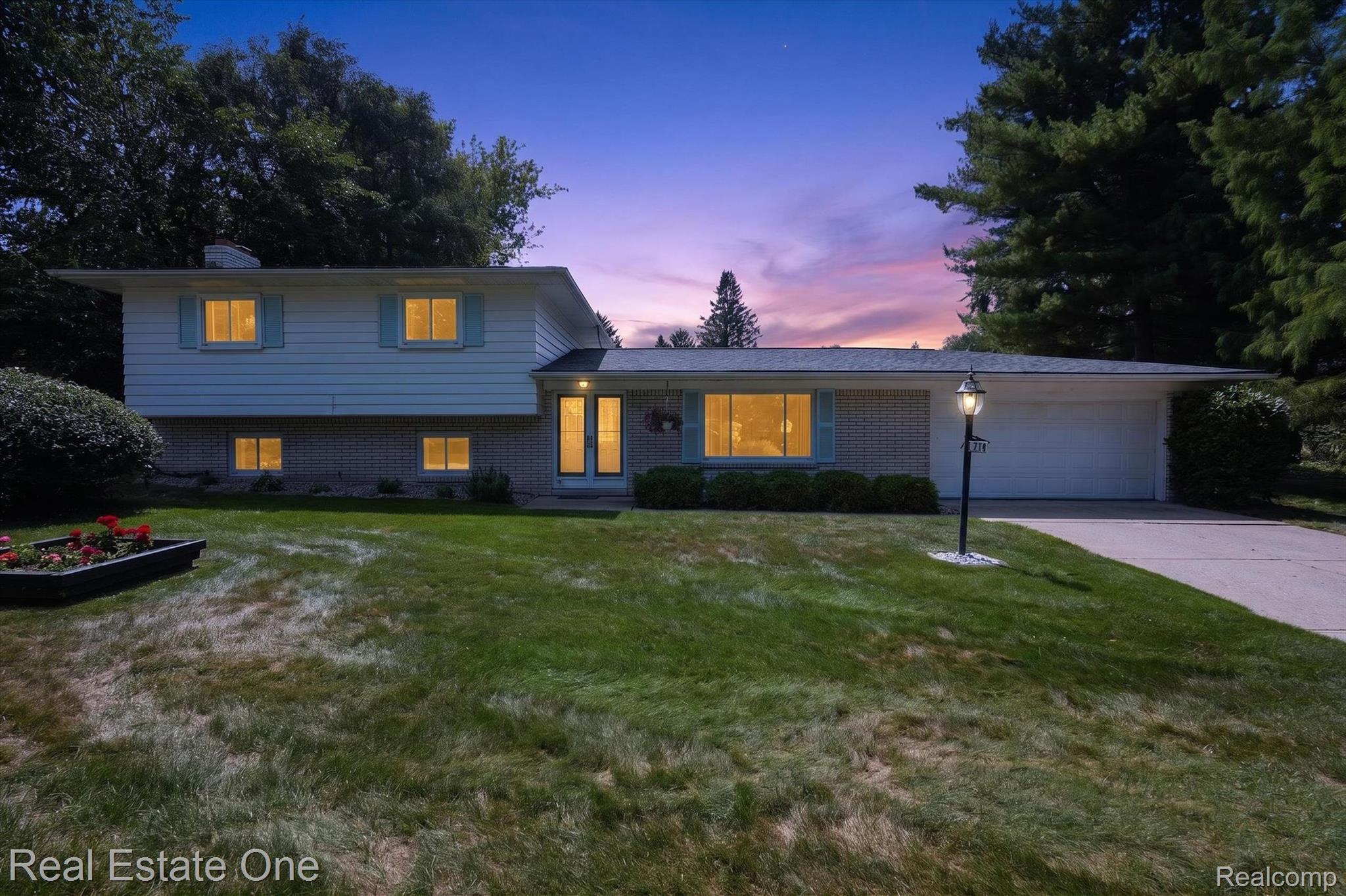 219 Allen Lake Drive — photo