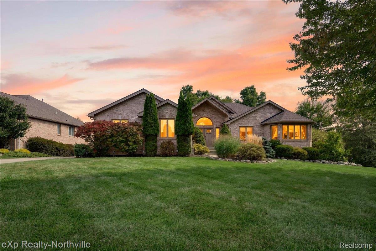 2016 Reagan Drive — photo