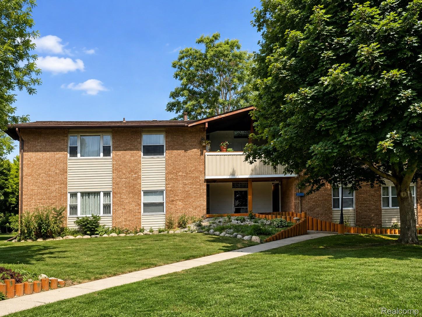 29589 W Jefferson Avenue S 16 — photo