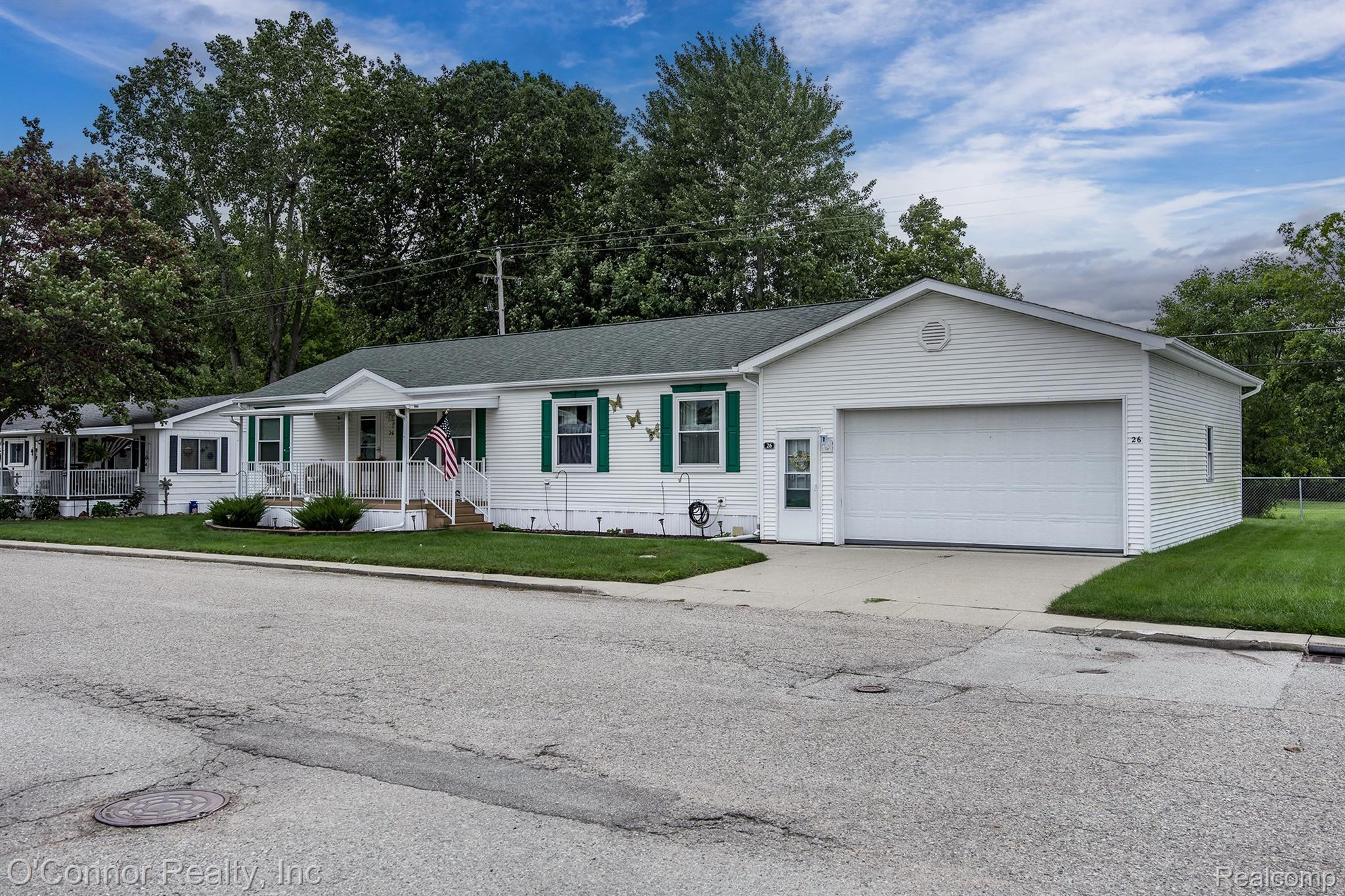 3333 Ravenswood Road 26 — photo