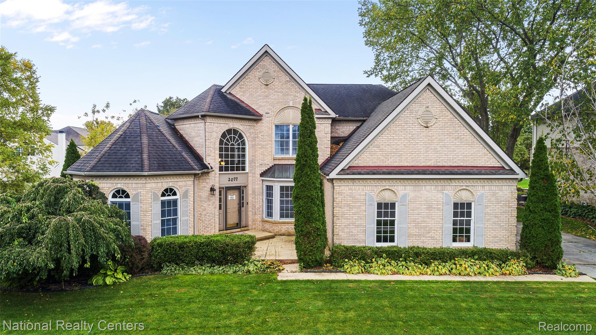 2077 Applebrook Drive — photo