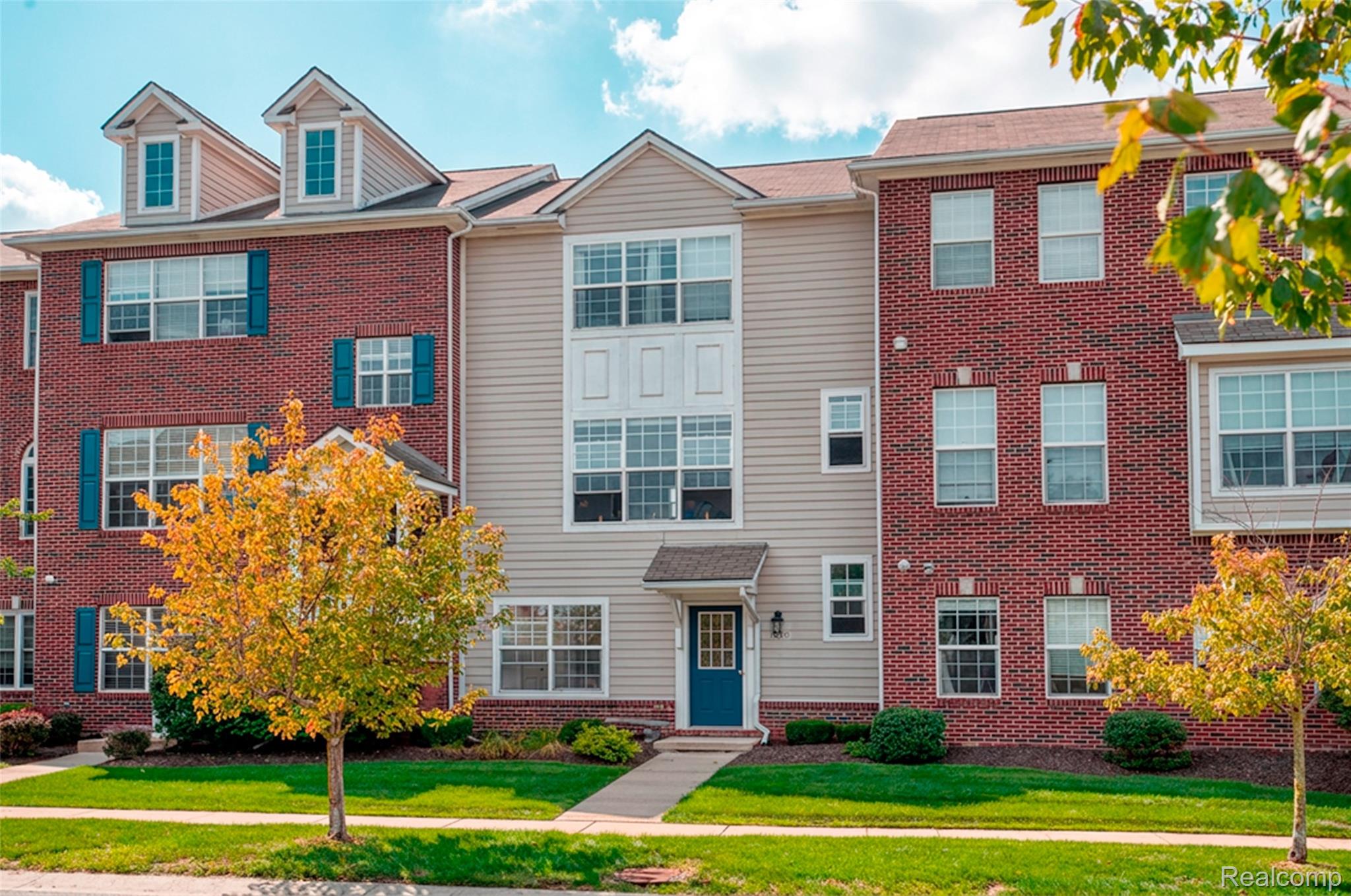 1630 Town Commons Drive — photo