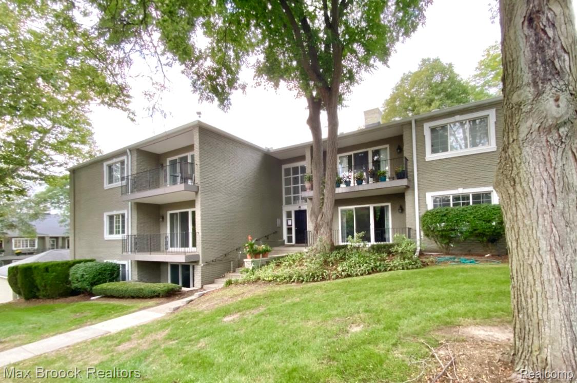 1111 N Old Woodward Avenue 5 — photo