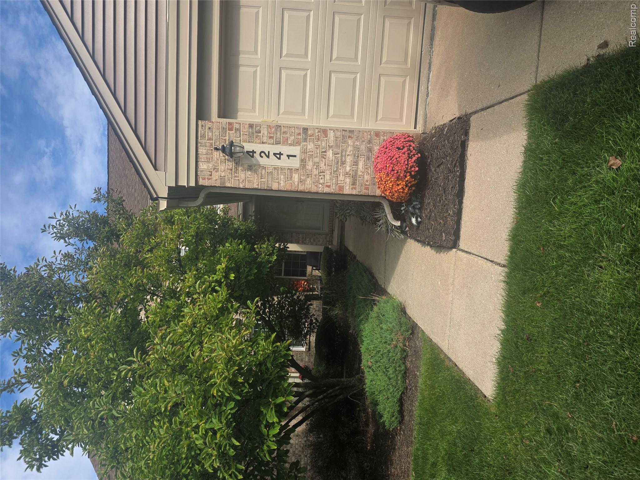 4241 Hunters Circle West Circle W — photo