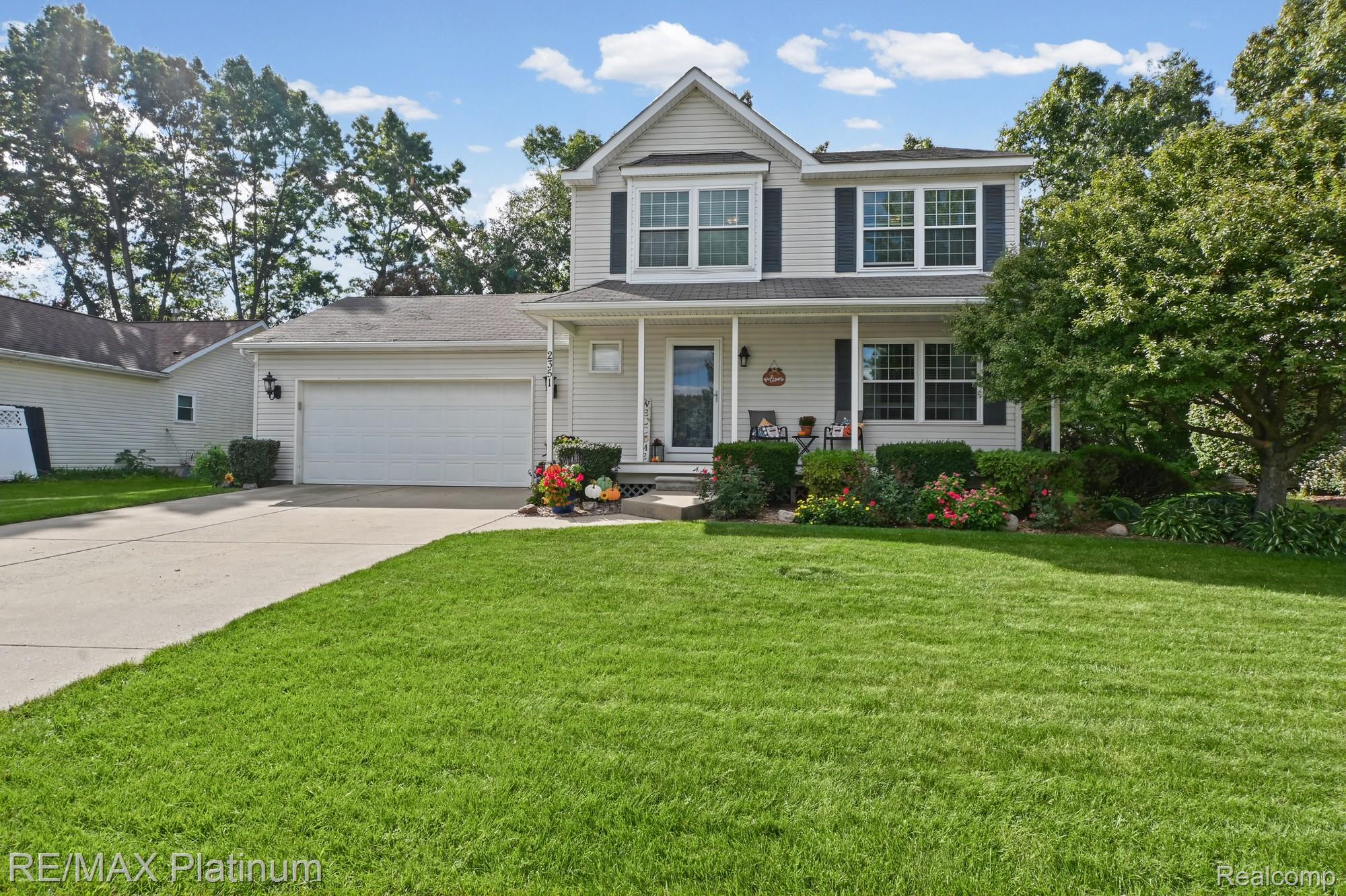 2351 Hickory Circle Drive — photo