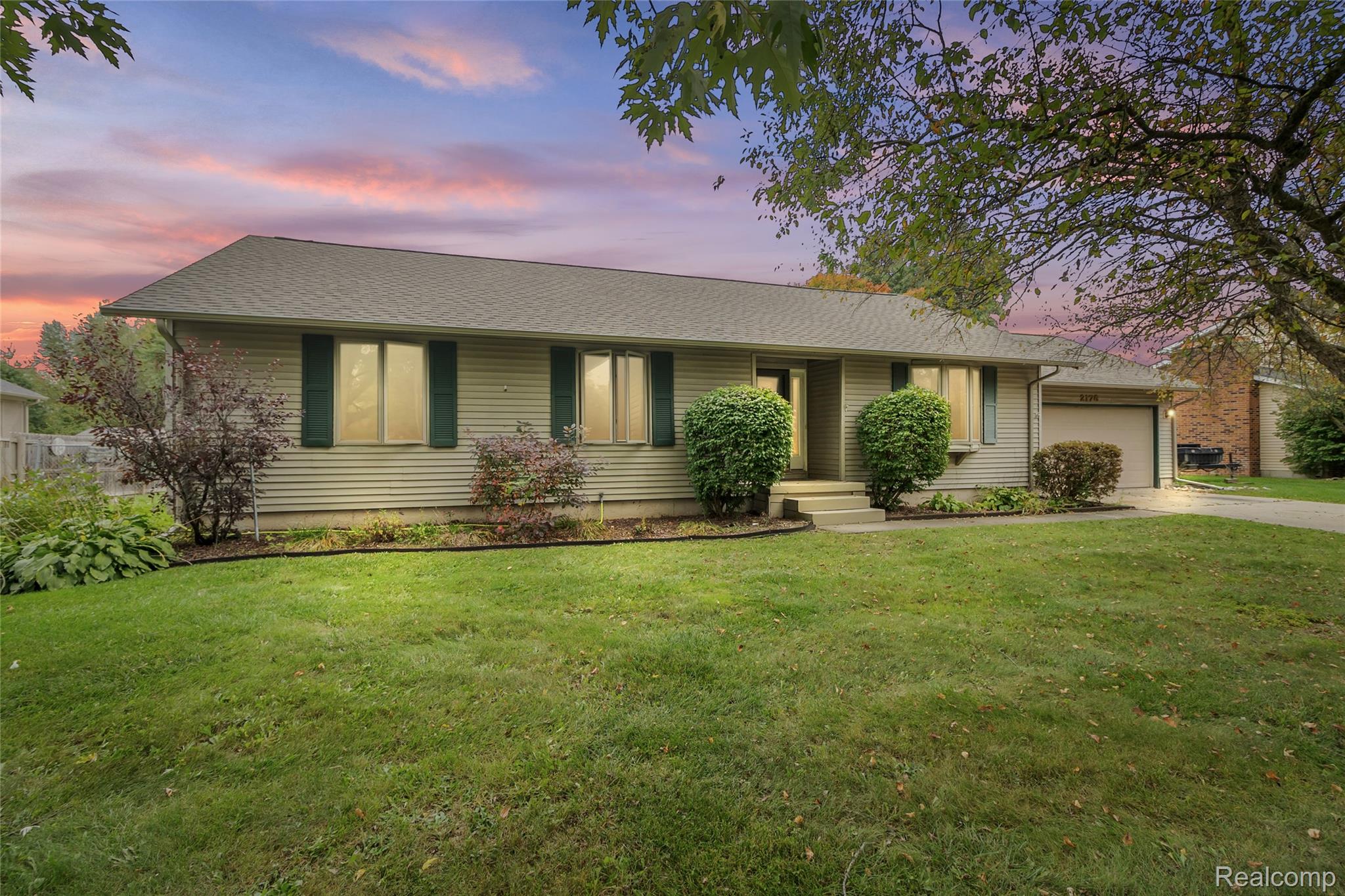 2176 Oak Shade Drive — photo
