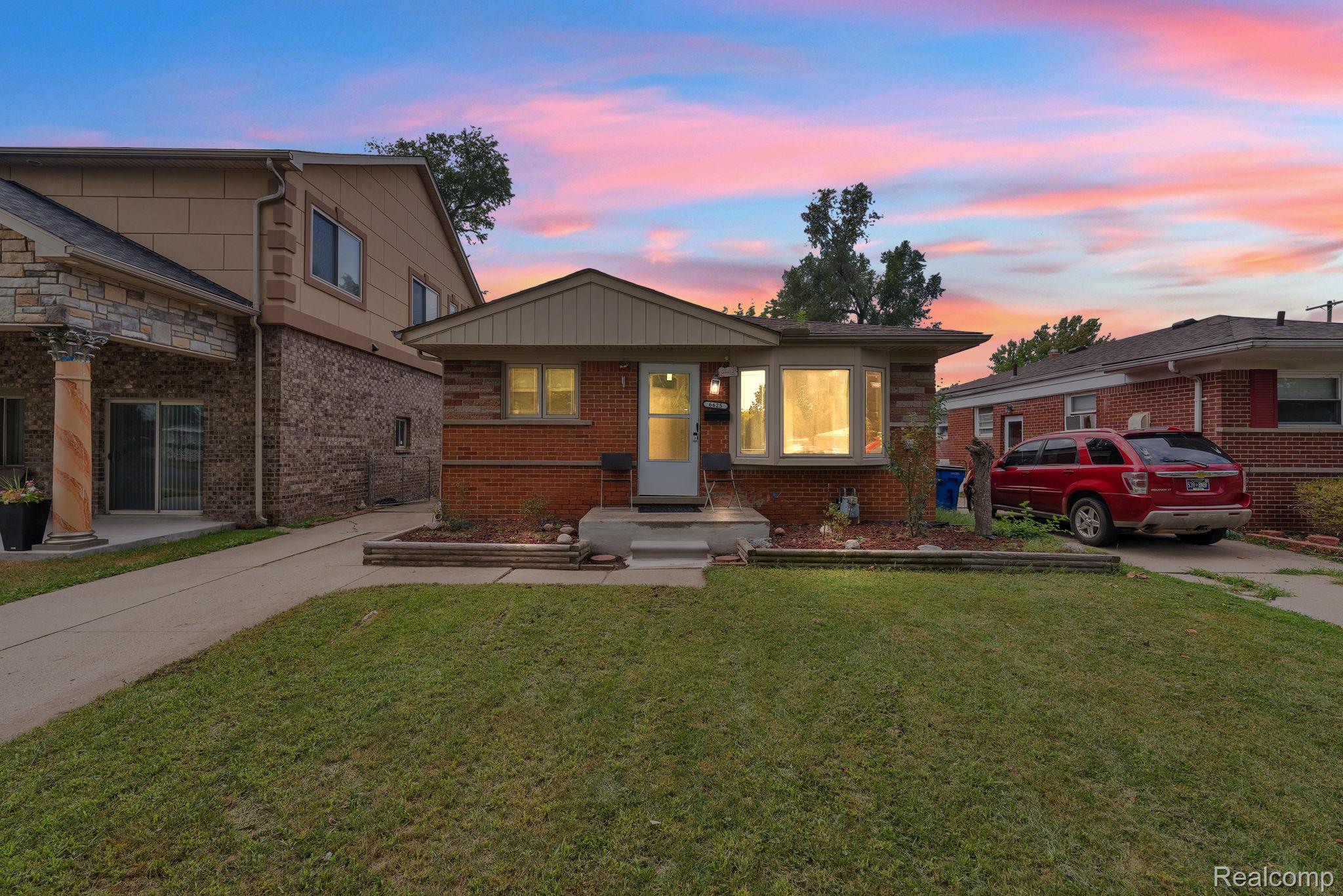 6625 N Beech Daly Road — photo