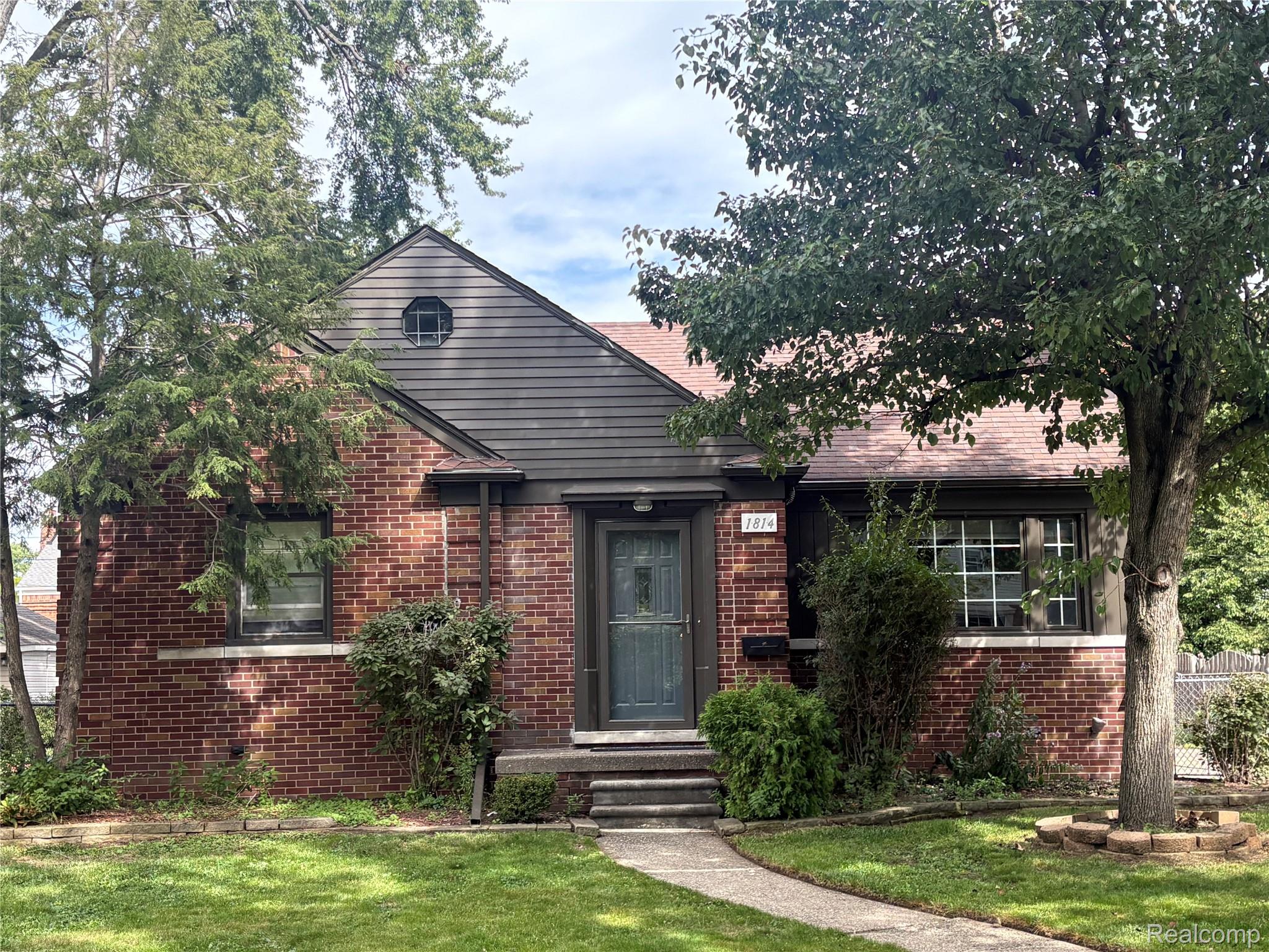 1814 Stanhope Street — photo