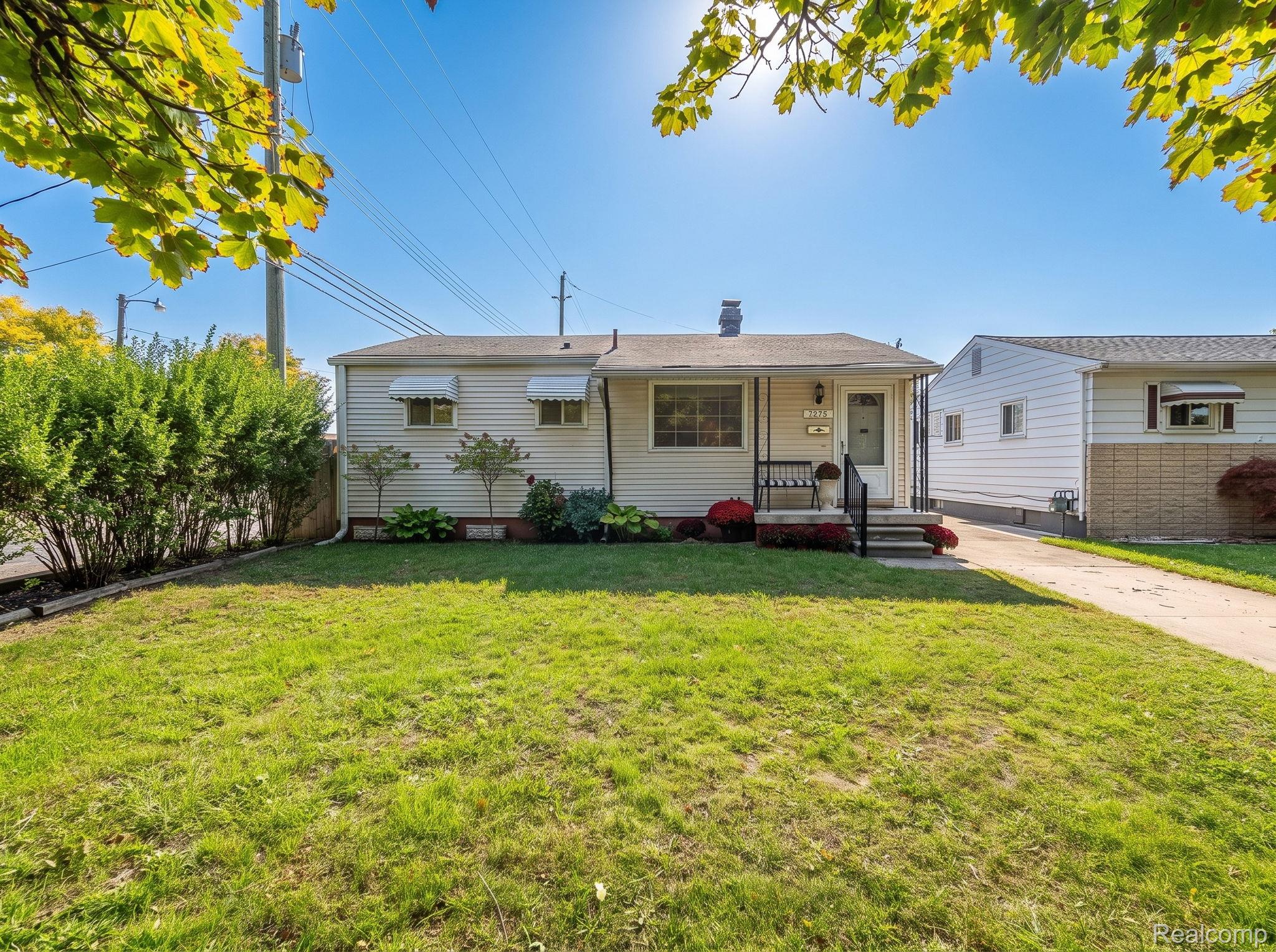 7275 Katherine Street — photo