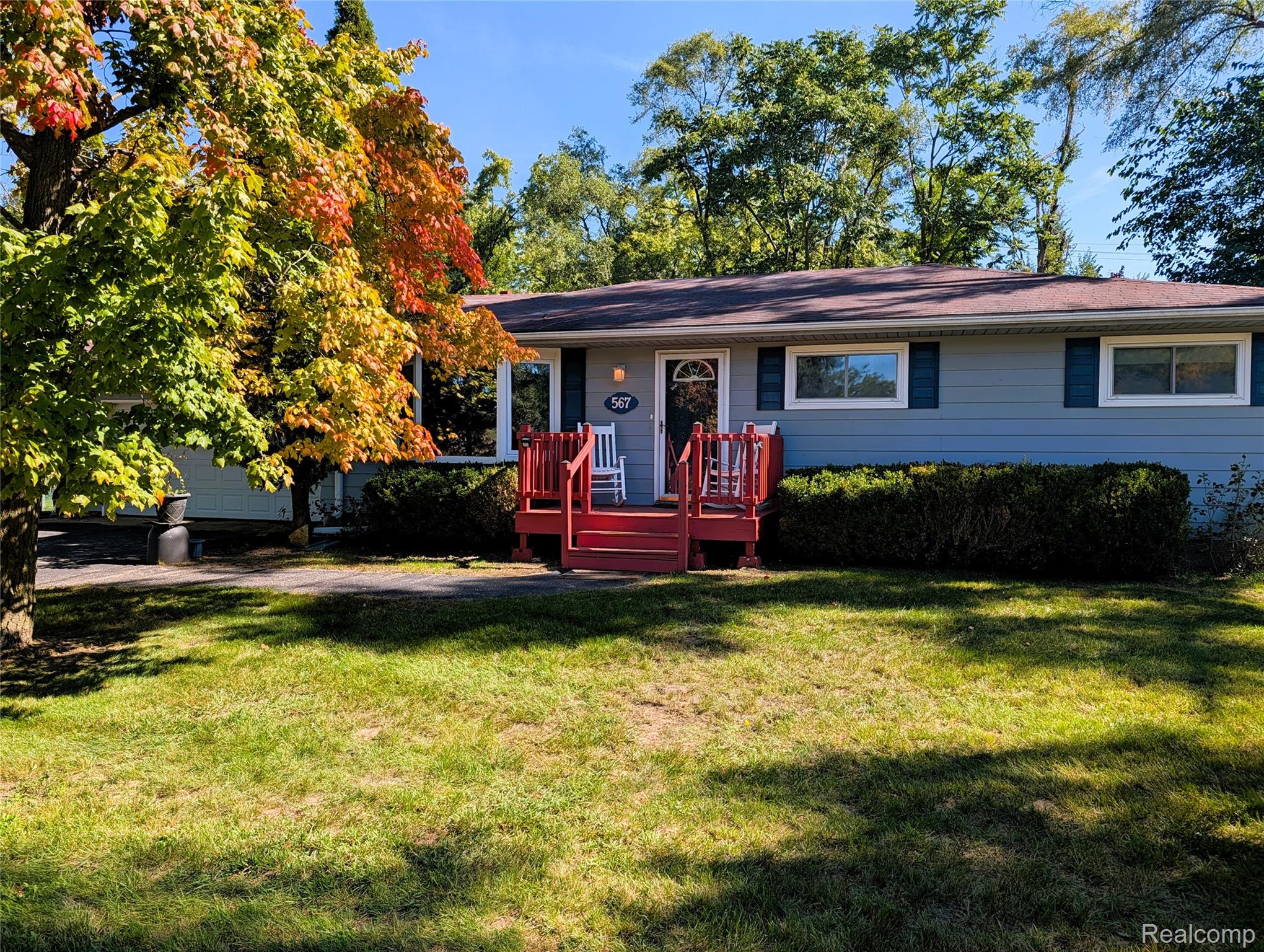 567 Pine Tree Road — photo