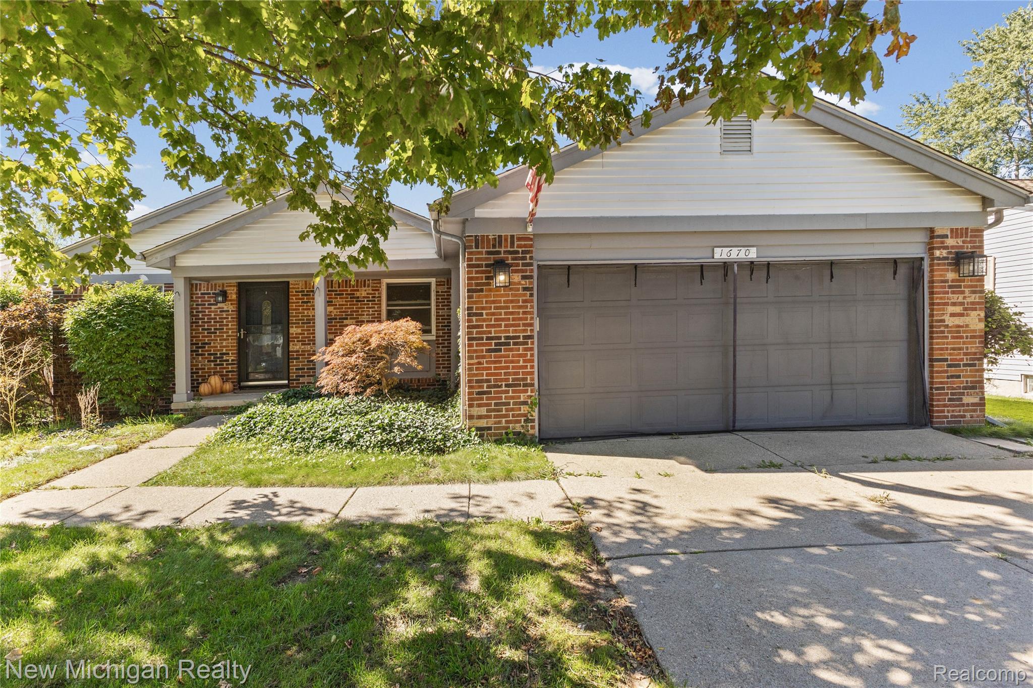 1670 Heritage Drive — photo