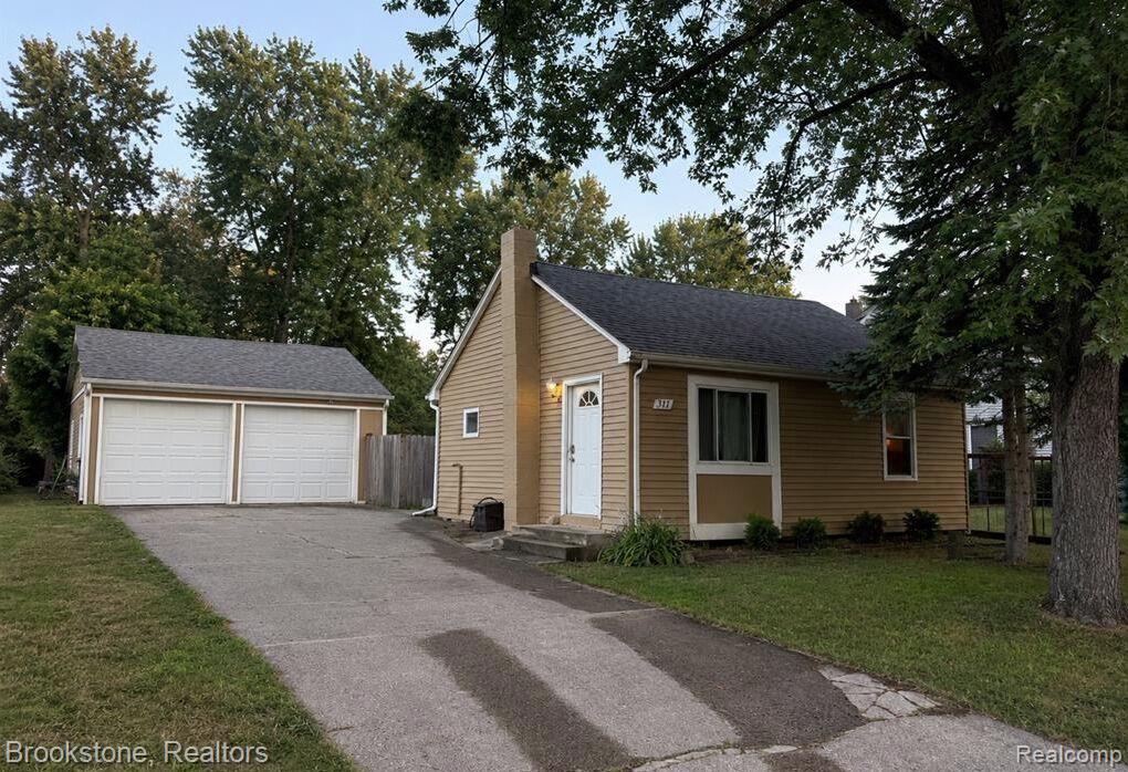 311 W Grand Traverse Street — photo