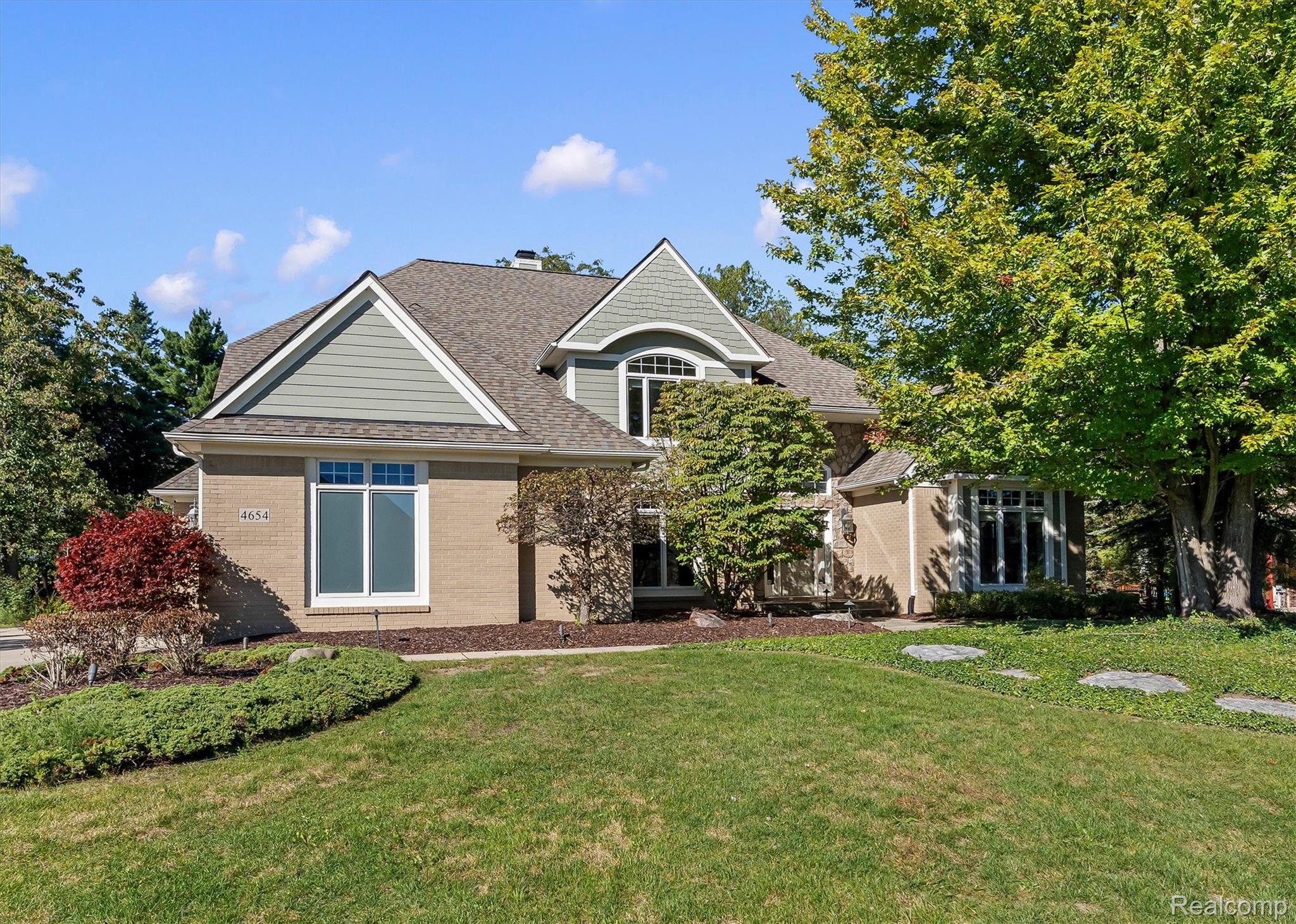 4654 Woodland Hills Drive — photo