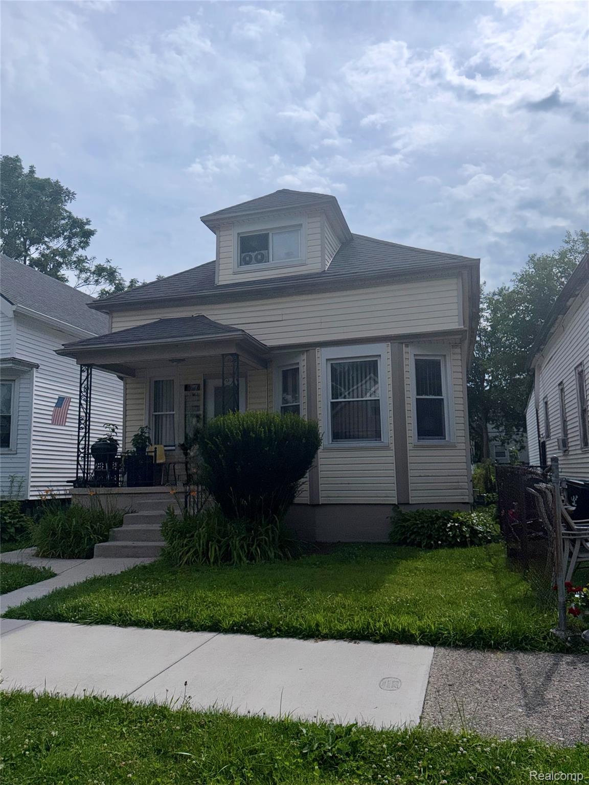 5331 Fischer Street — photo