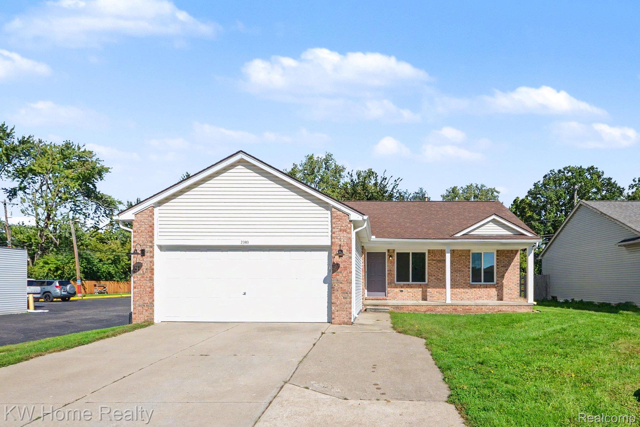 2383 E Maple Road — photo