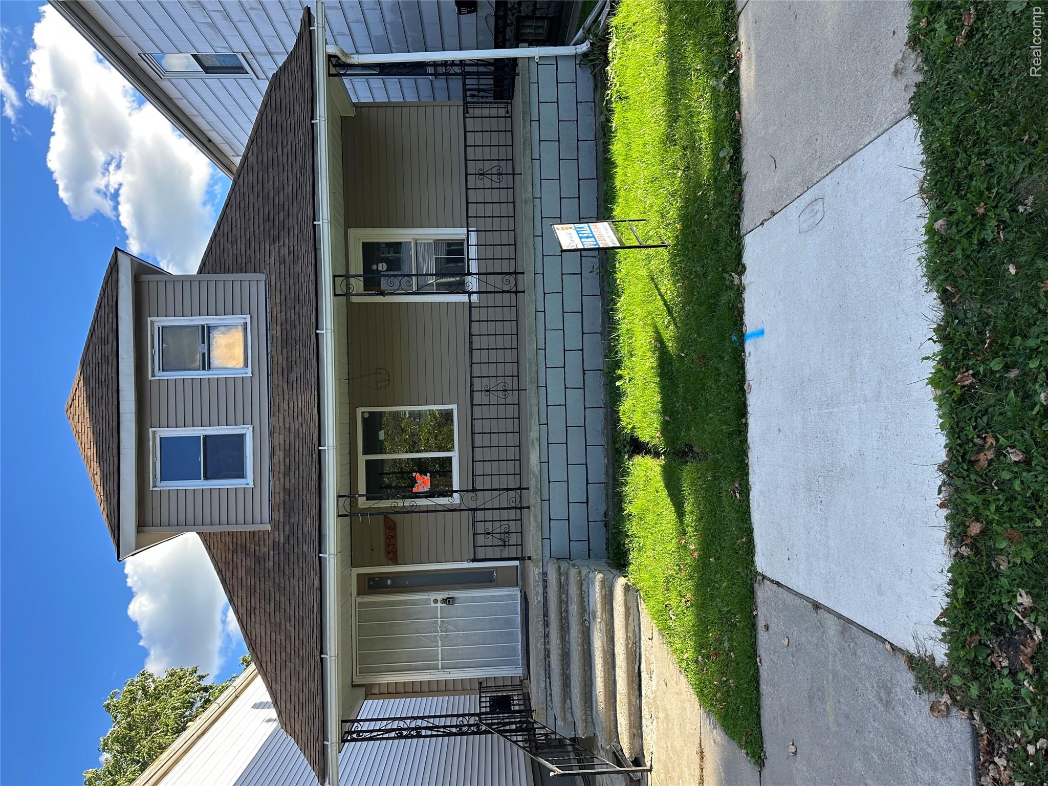 3398 Comstock Street — photo