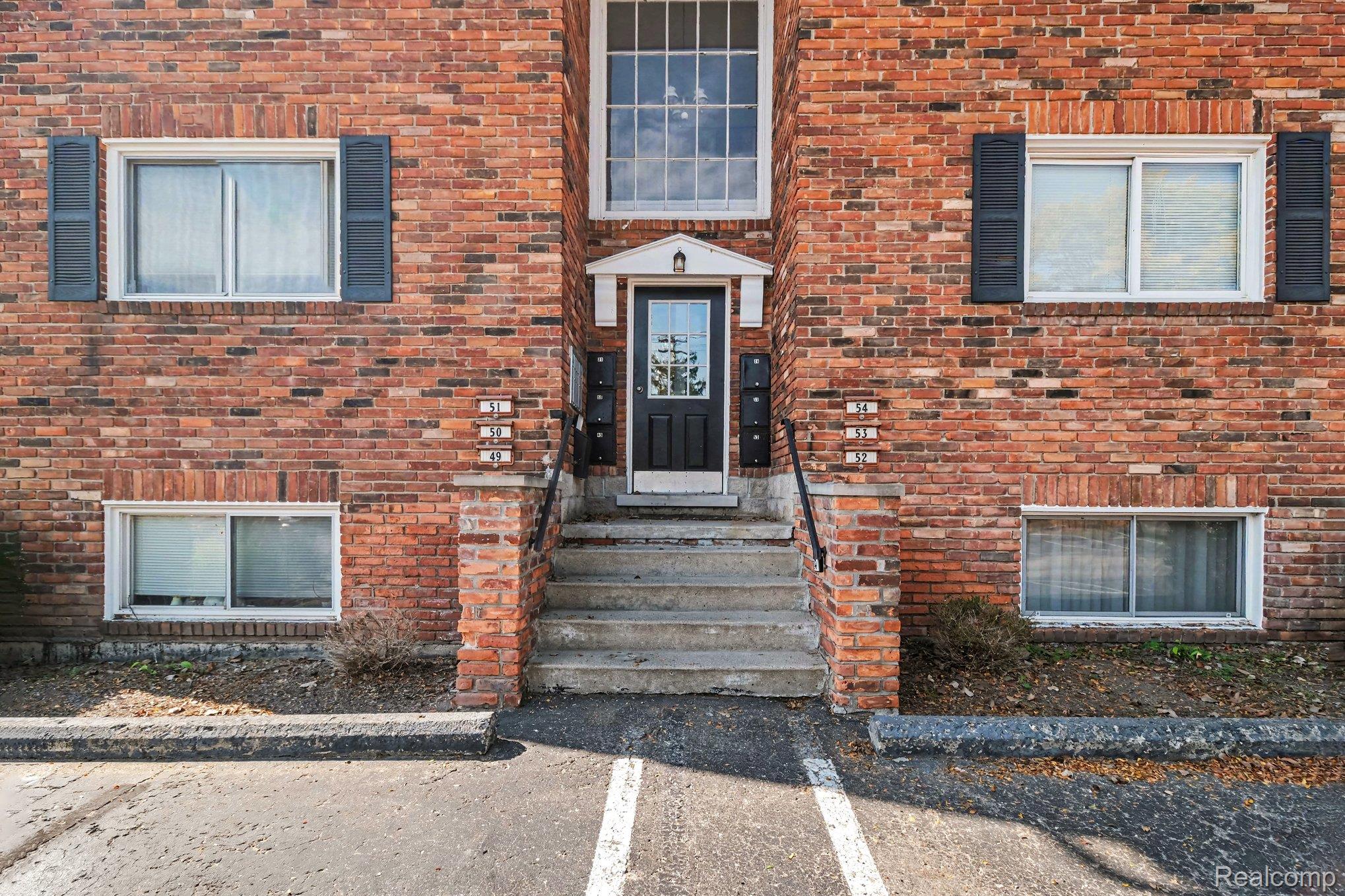31831 Grand River Avenue W Unit 52 — photo