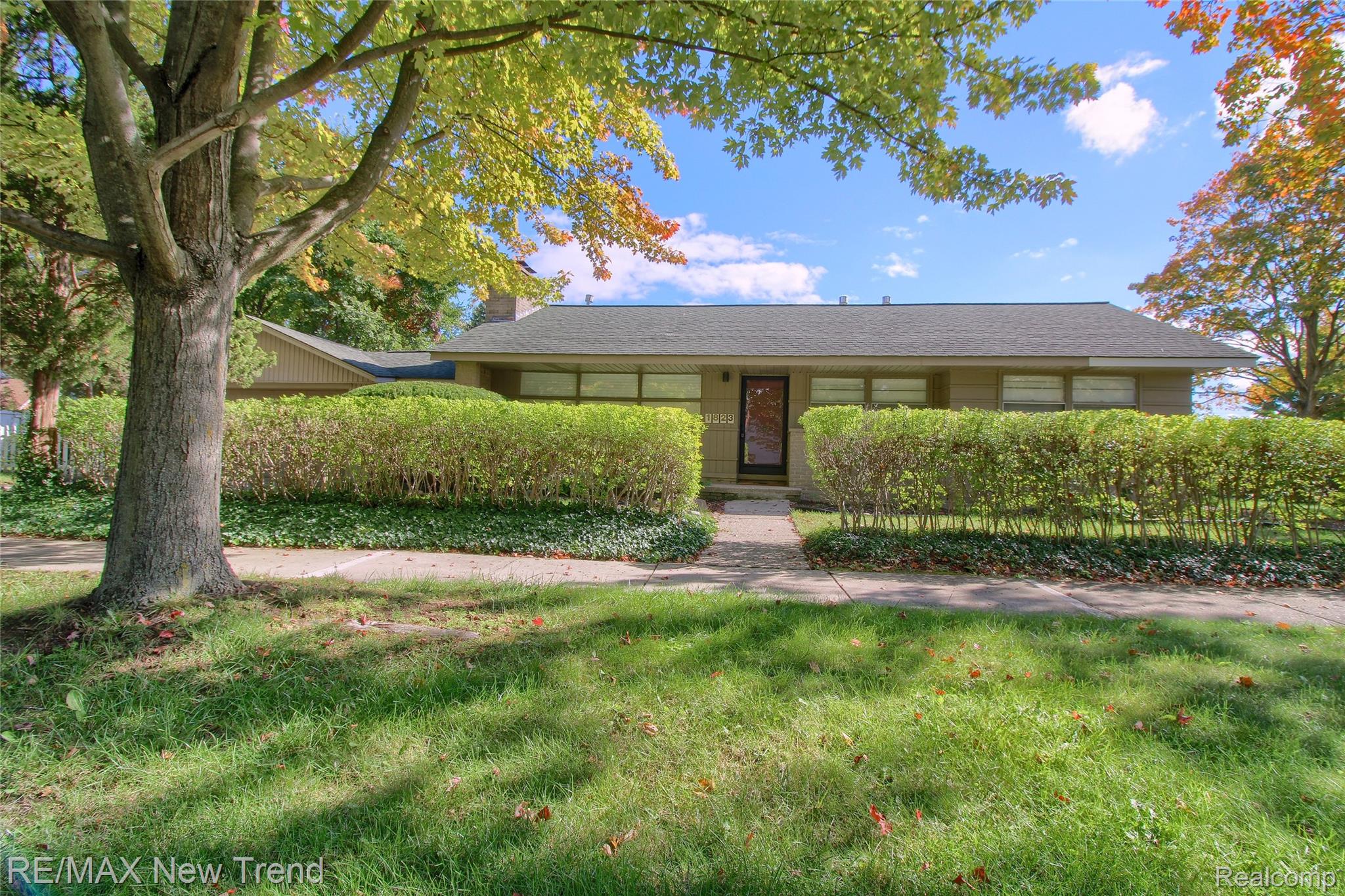 1823 Bradford Road — photo