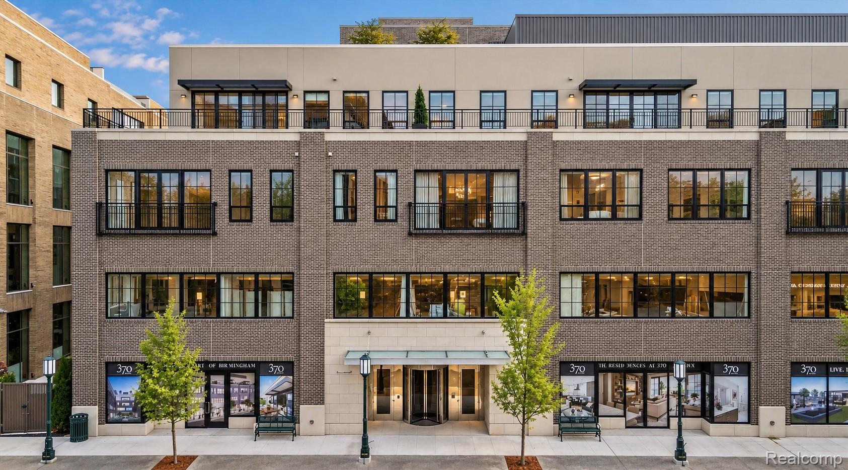 370 E Brown Street Unit 305 — photo