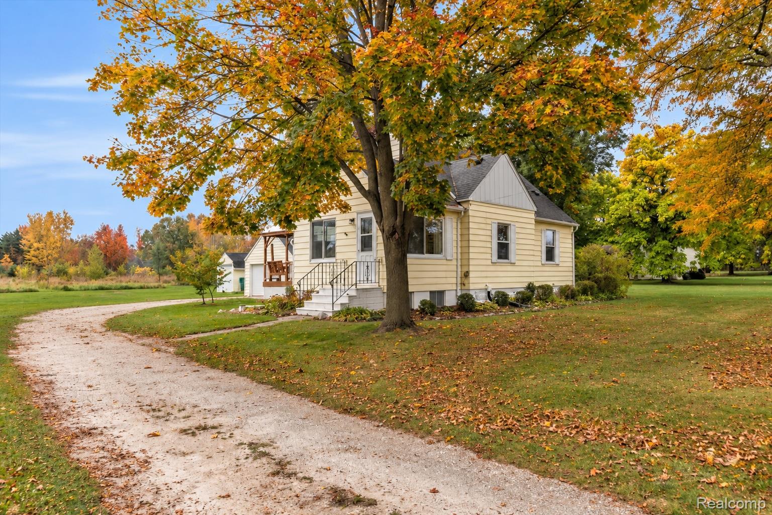7469 Grand Blanc Road — photo