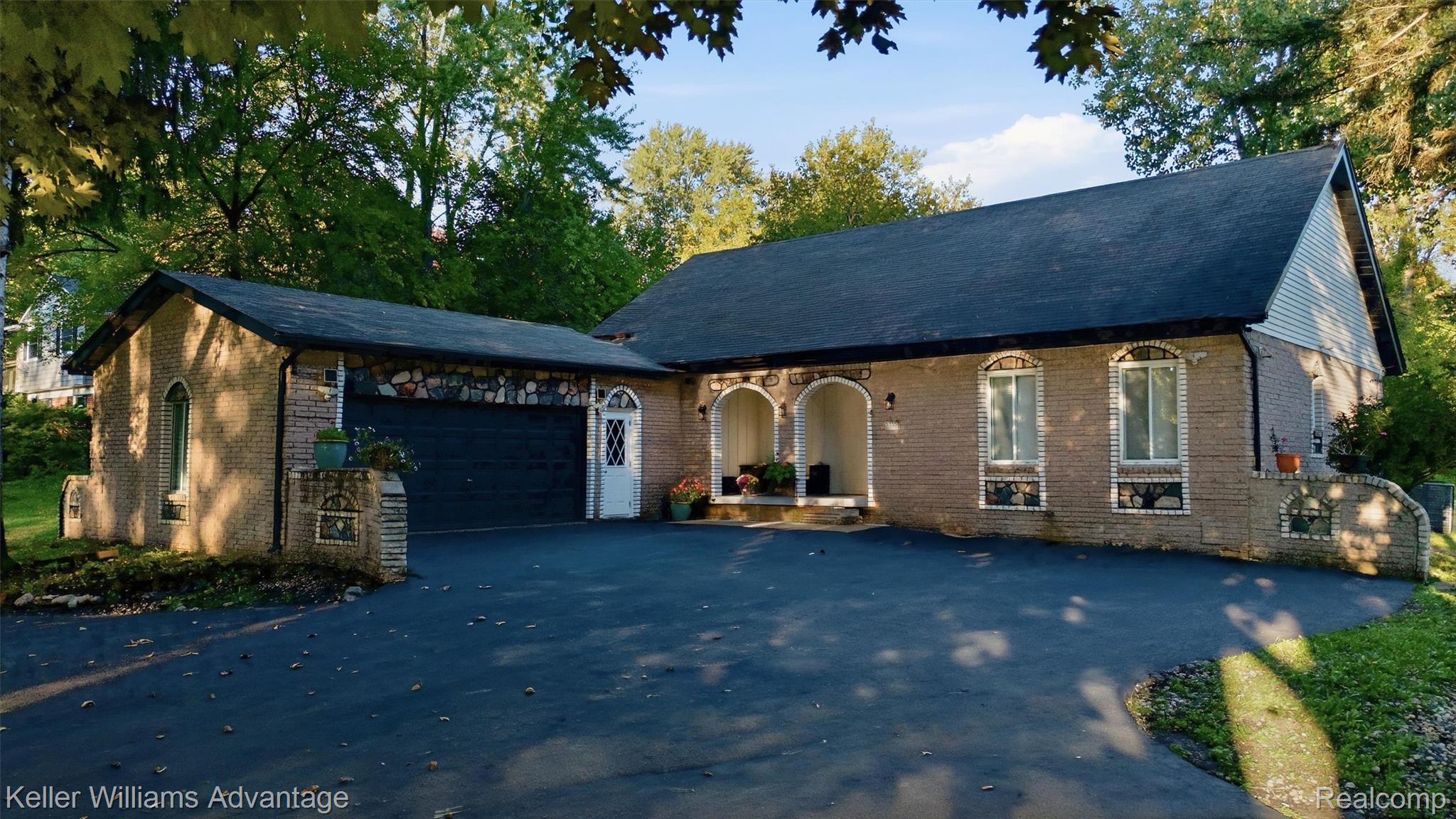 5355 W Doherty Drive — photo