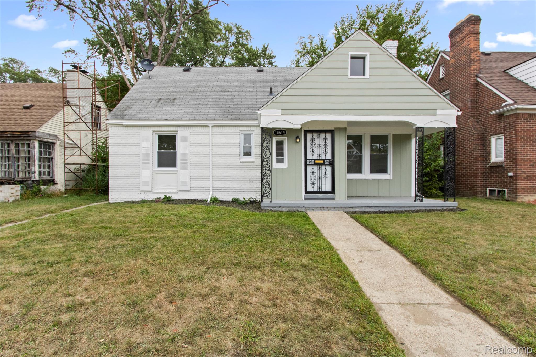18614 Griggs Street — photo