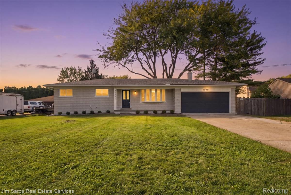 39917 Bridgeview Street — photo