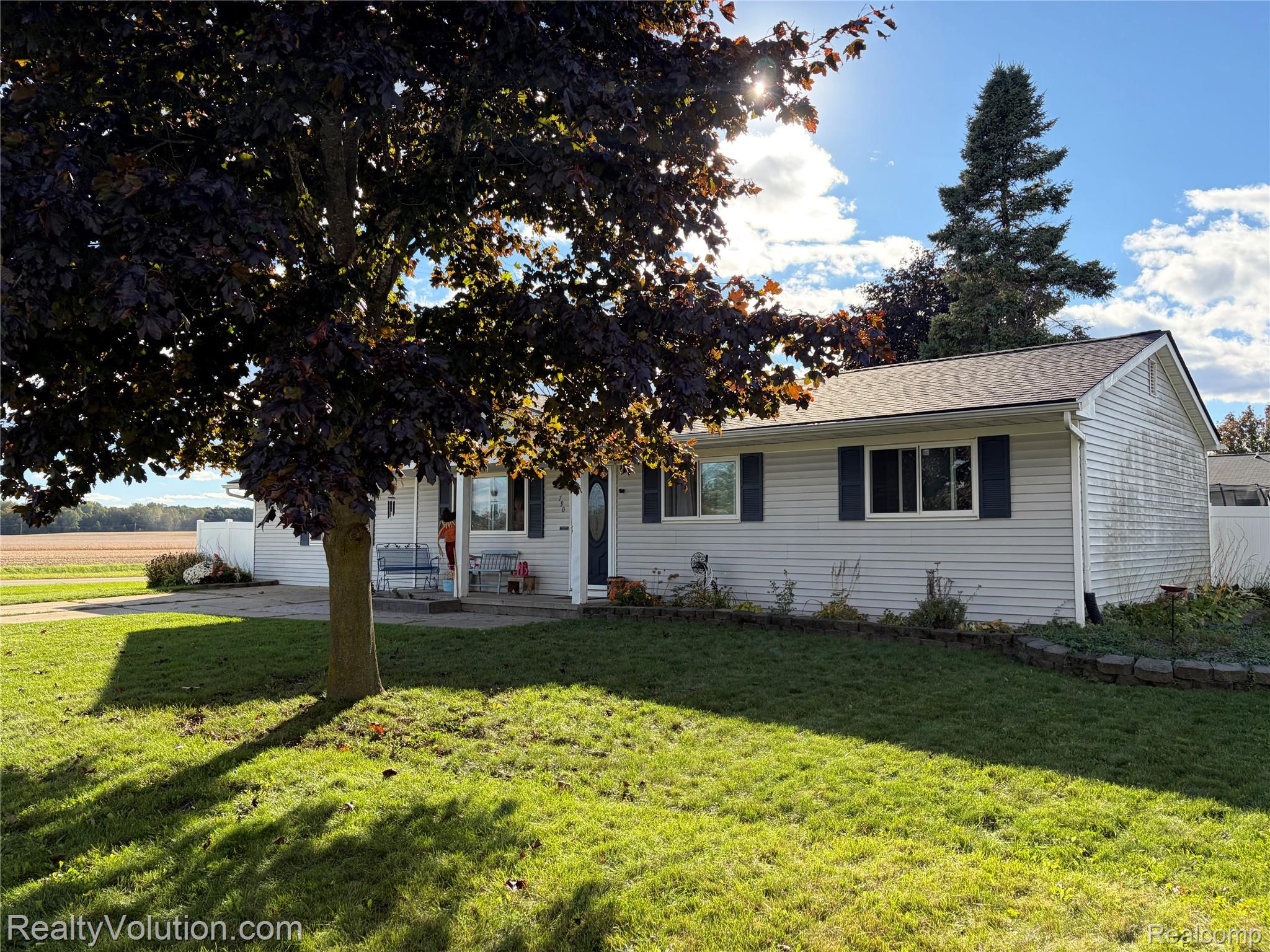 790 Maple Vista Street — photo