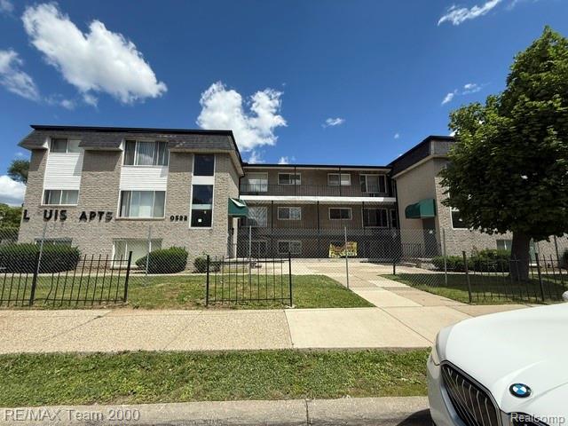 20520 Plymouth Road — photo
