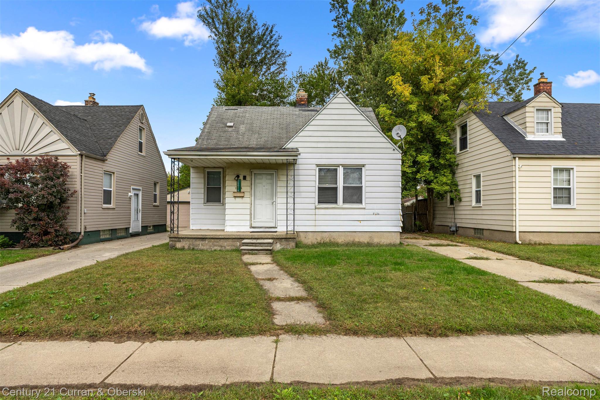 26016 Pennie Street — photo