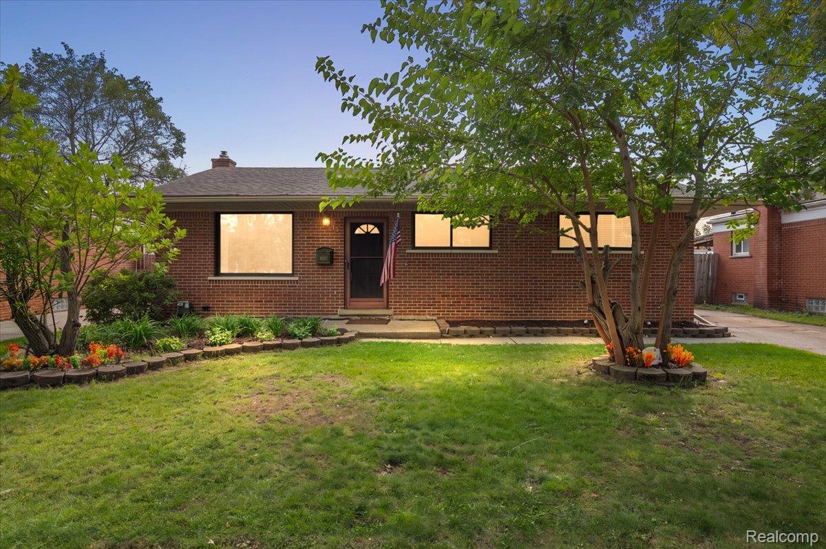 4520 Buckingham Drive — photo
