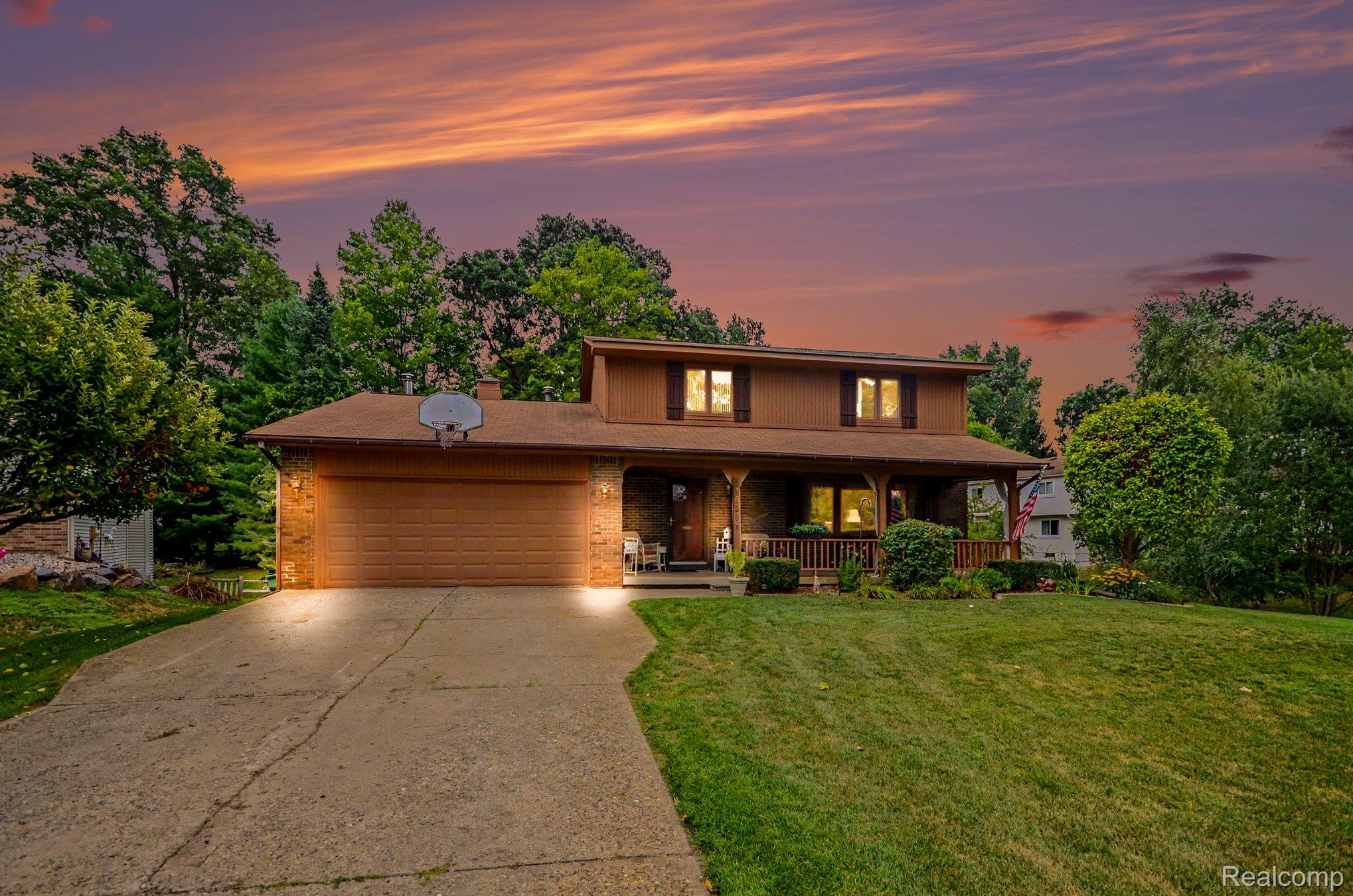 1625 Spruce Court — photo