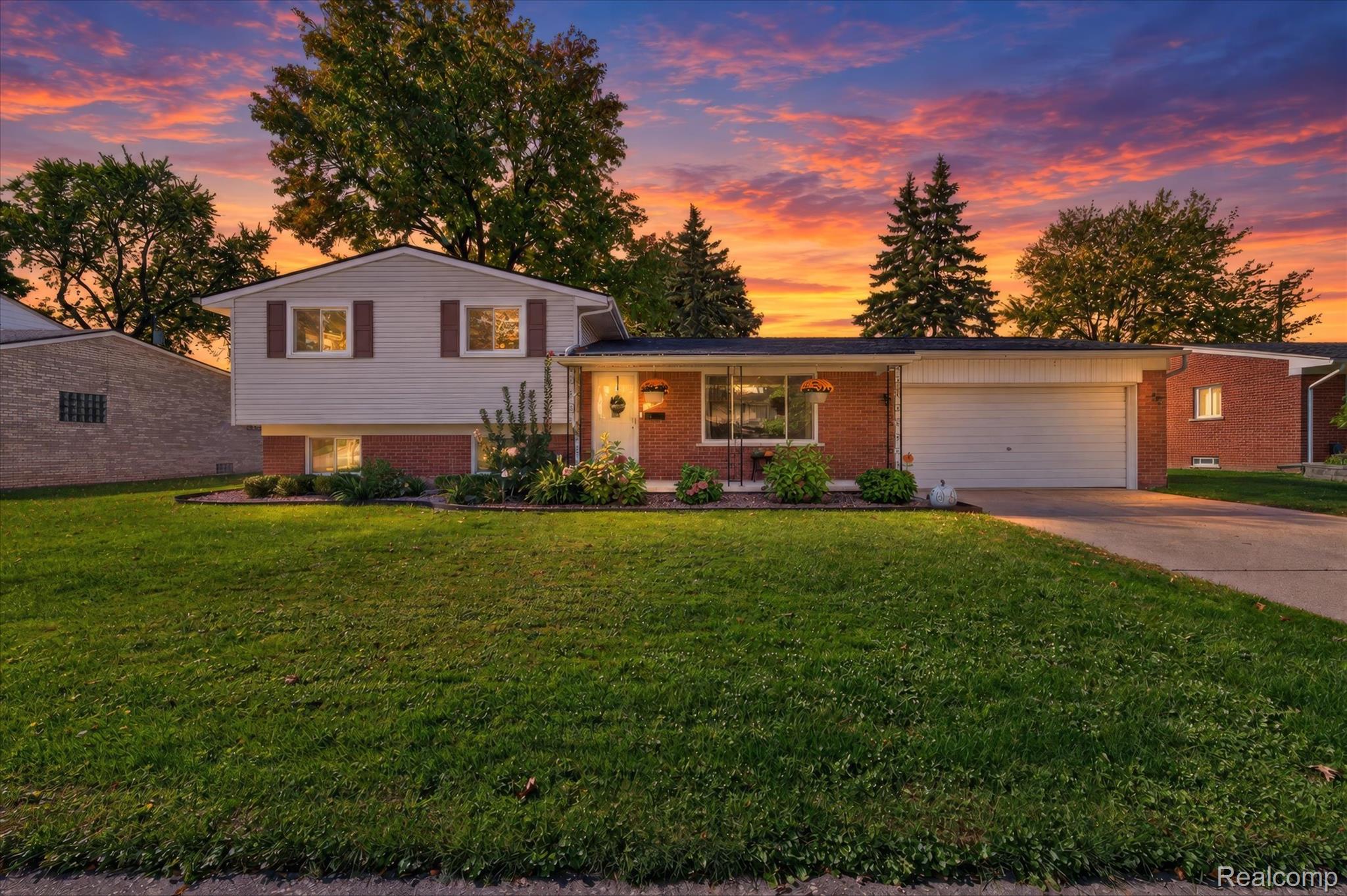 16505 Country Club Drive — photo