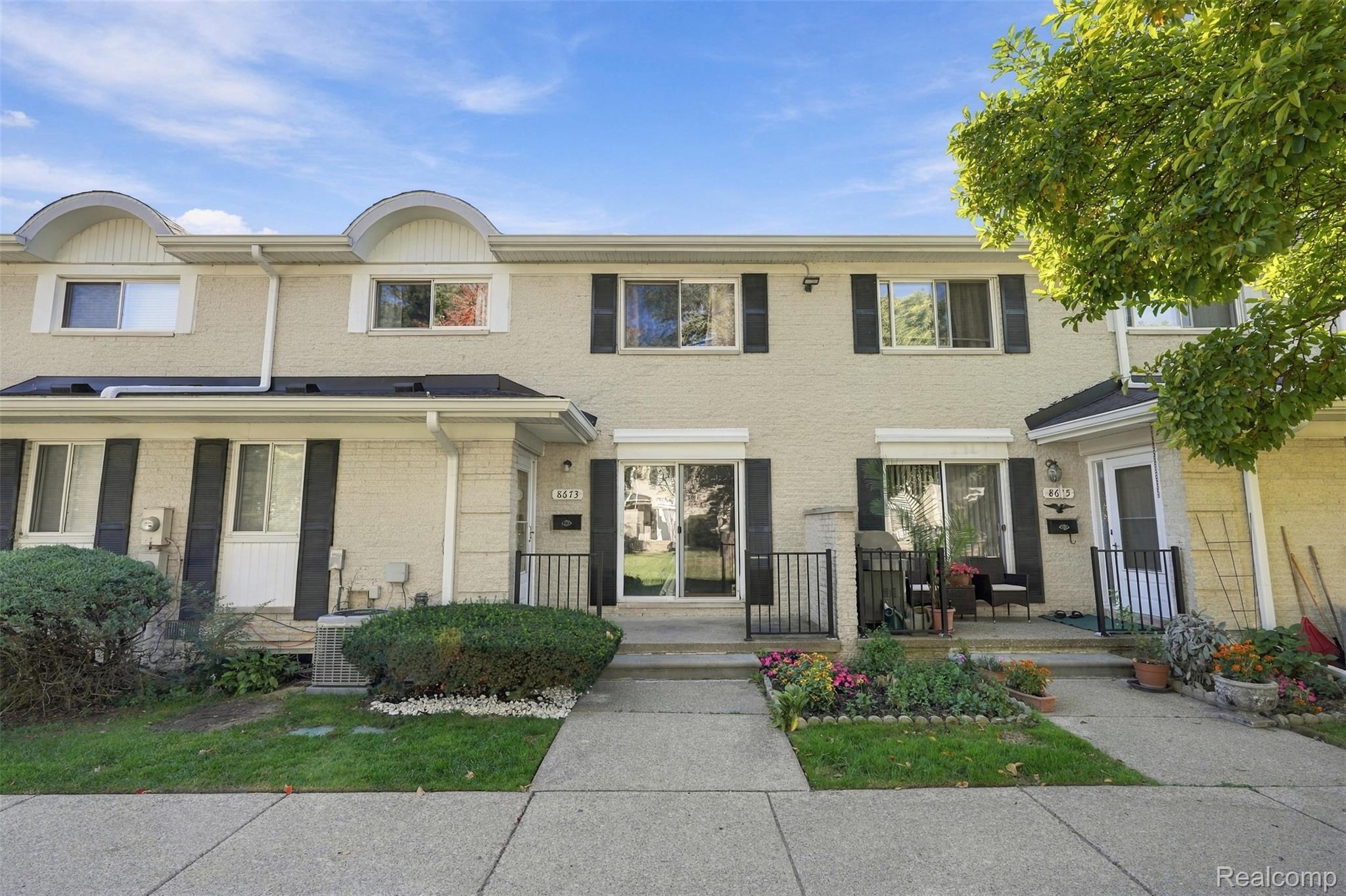 8673 Winchester Drive — photo