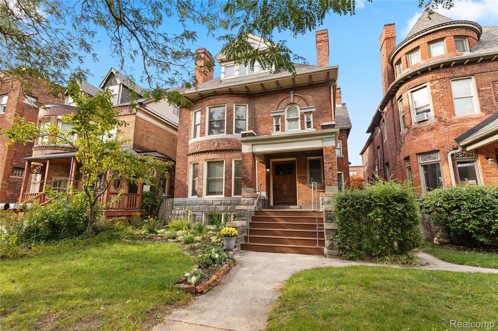 658 W Forest Avenue Unit 1 — photo