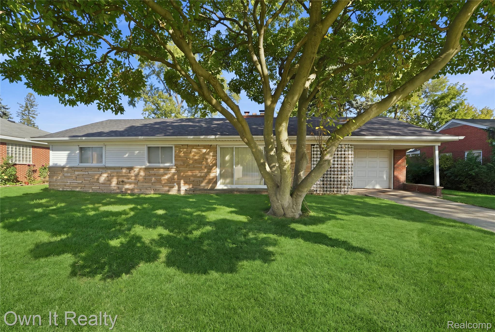 25440 W Warren St — photo