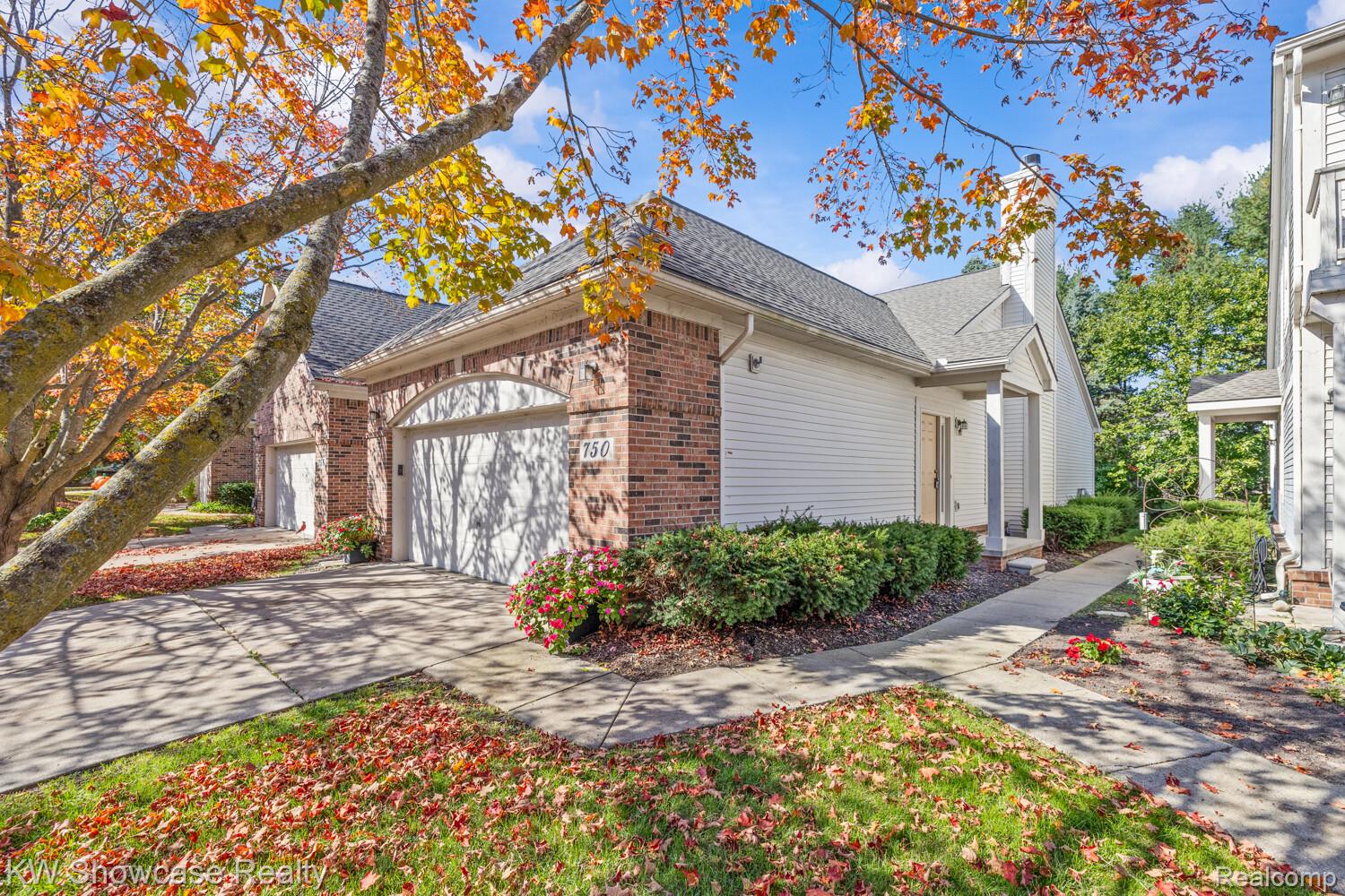 750 W River Dr — photo