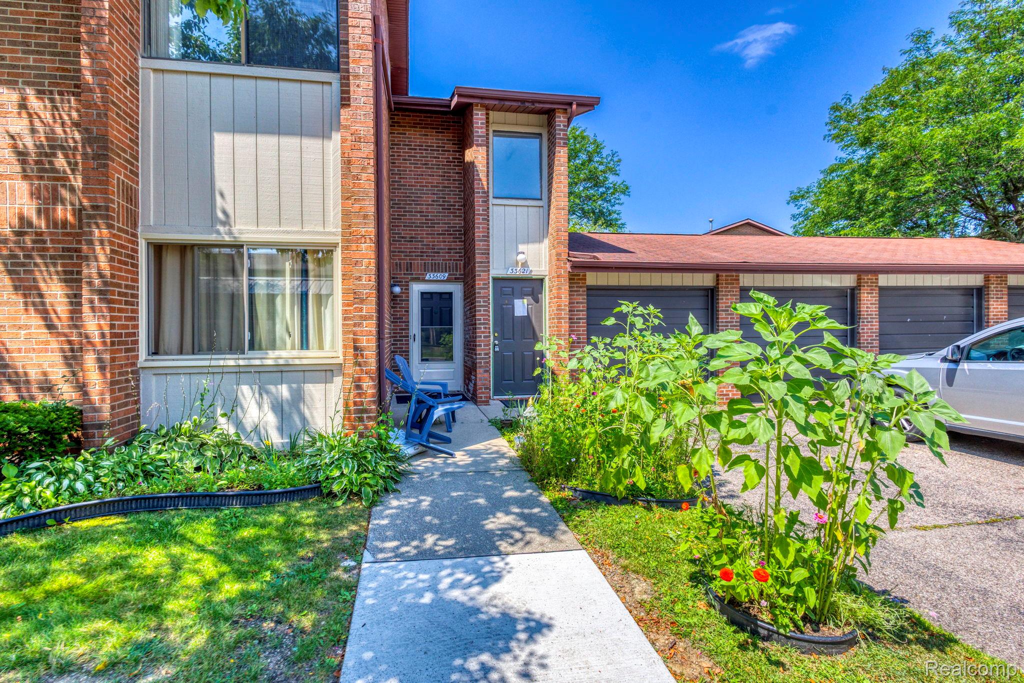 33621 Pondview Cir 13 #99 — photo