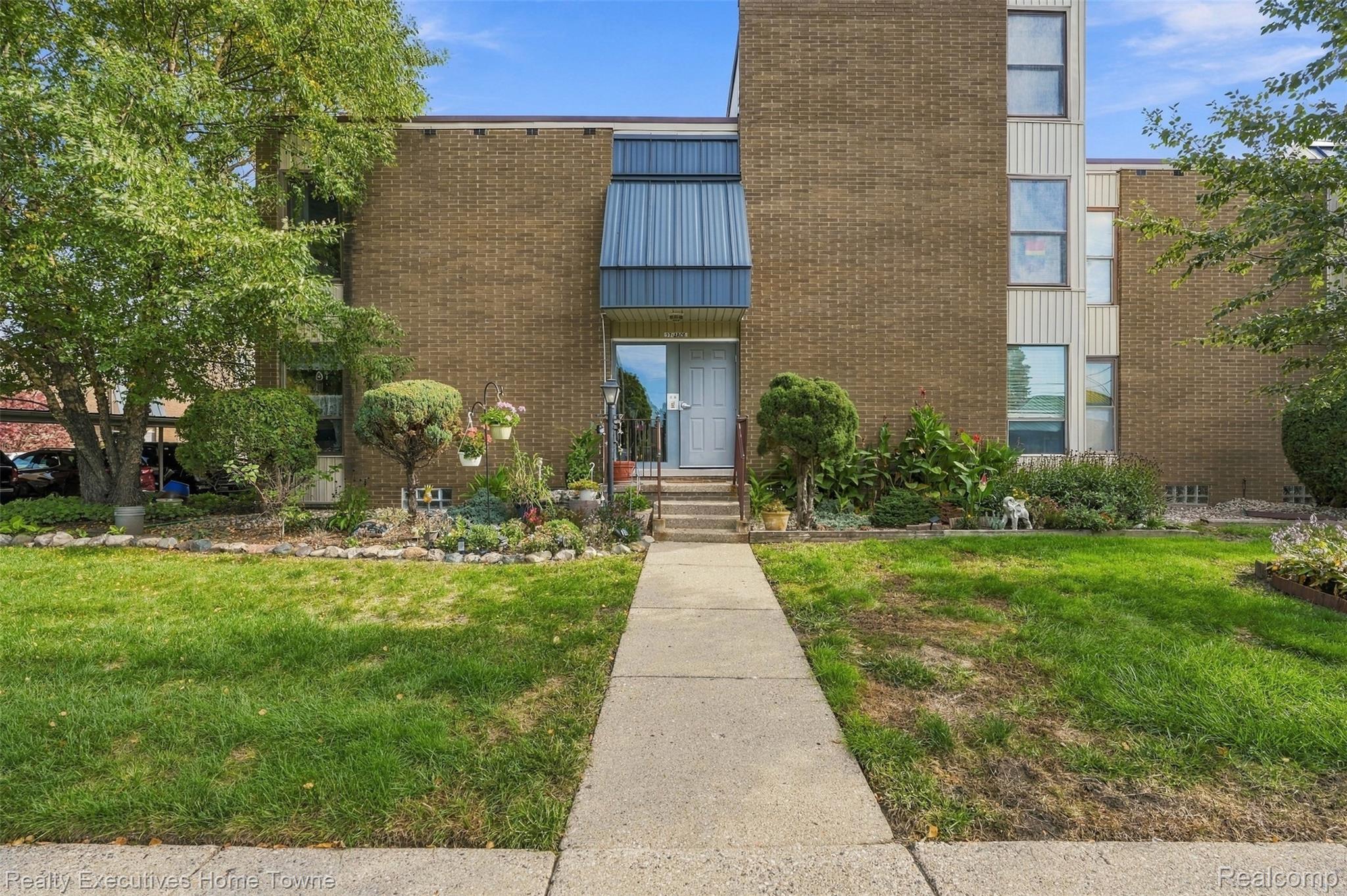 27 Dickinson St #a — photo