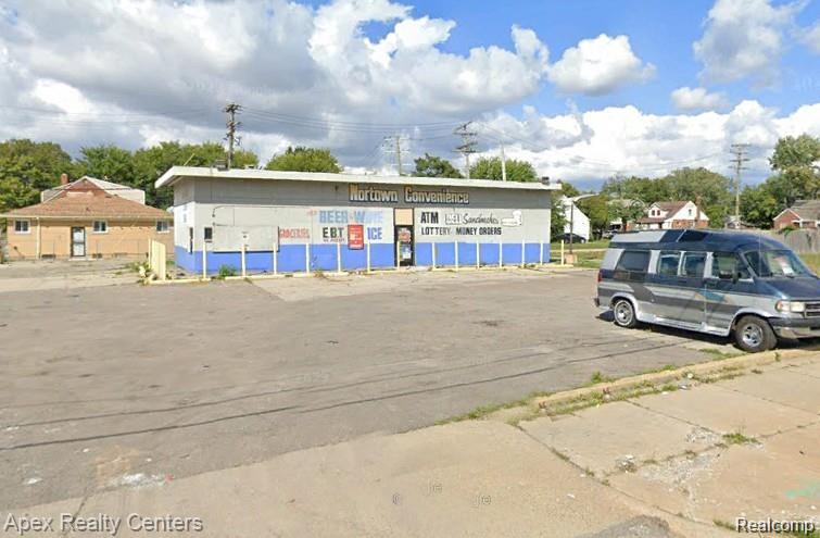 6701 E 7 Mile Rd — photo