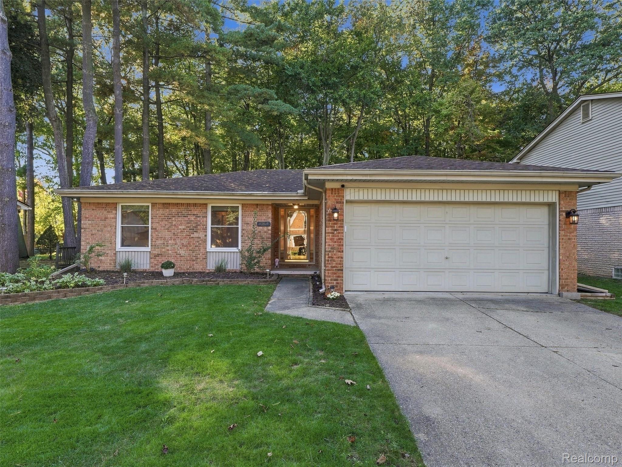 40841 Executive Dr — photo