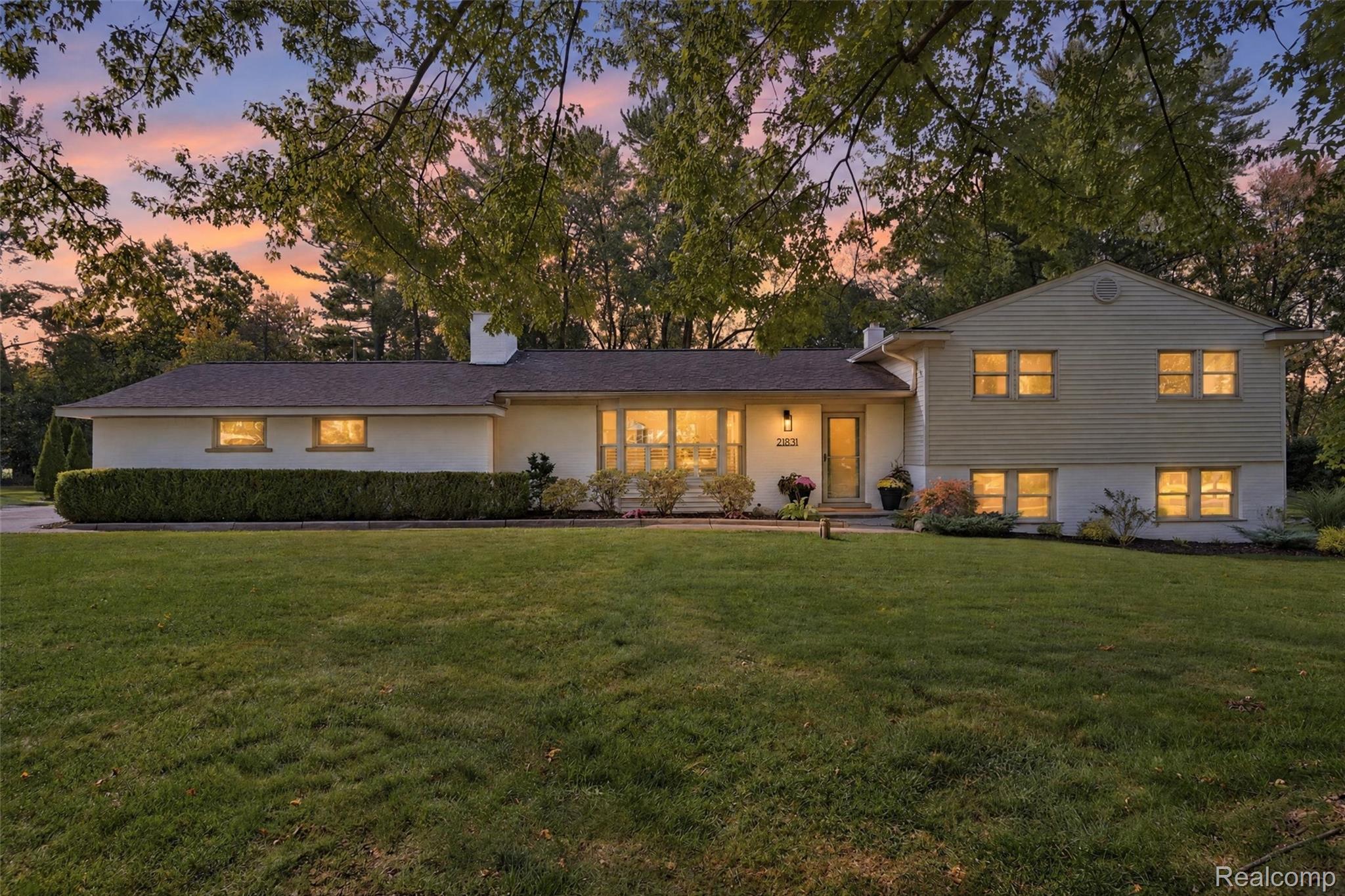 21831 Connemara Dr — photo
