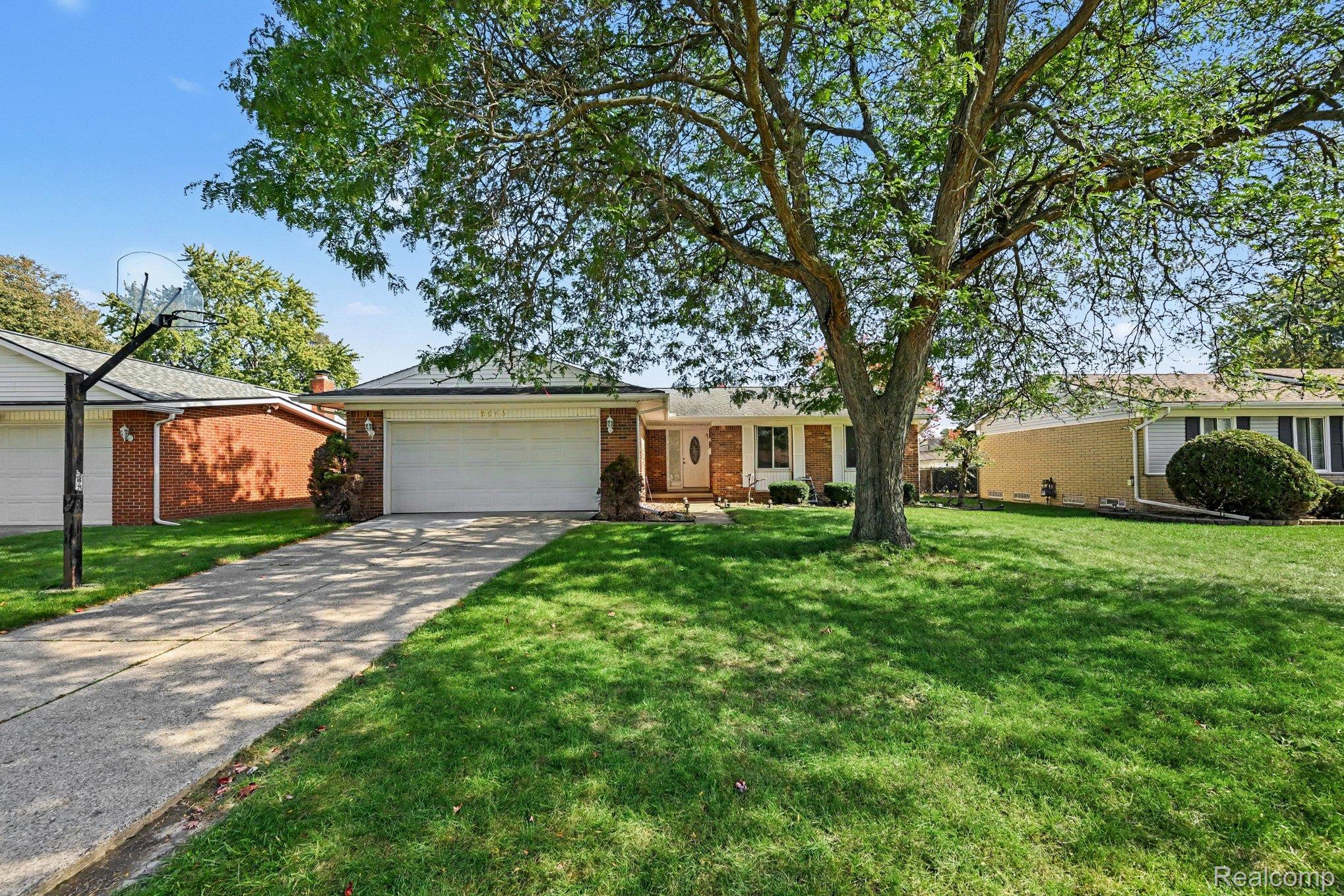 6944 Bunkerhill Ln — photo