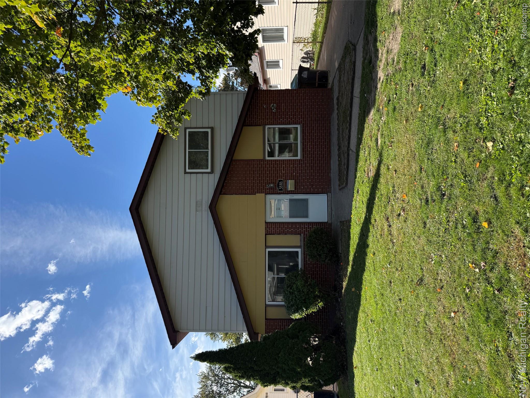 5846 Jackson St S — photo