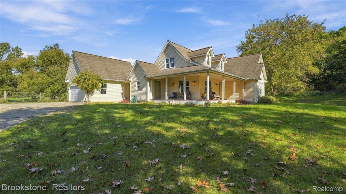 8208 Rattalee Lake Rd — photo