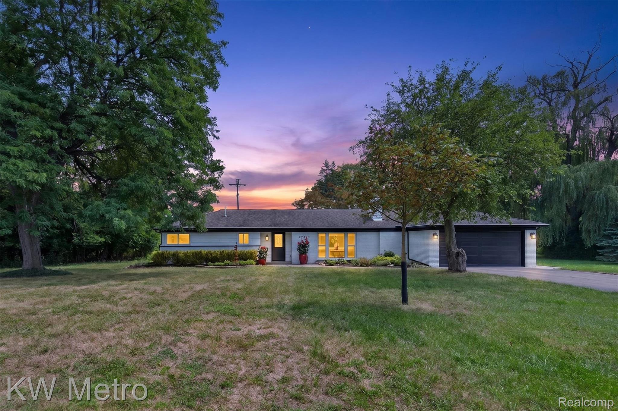 4251 Derry Rd — photo