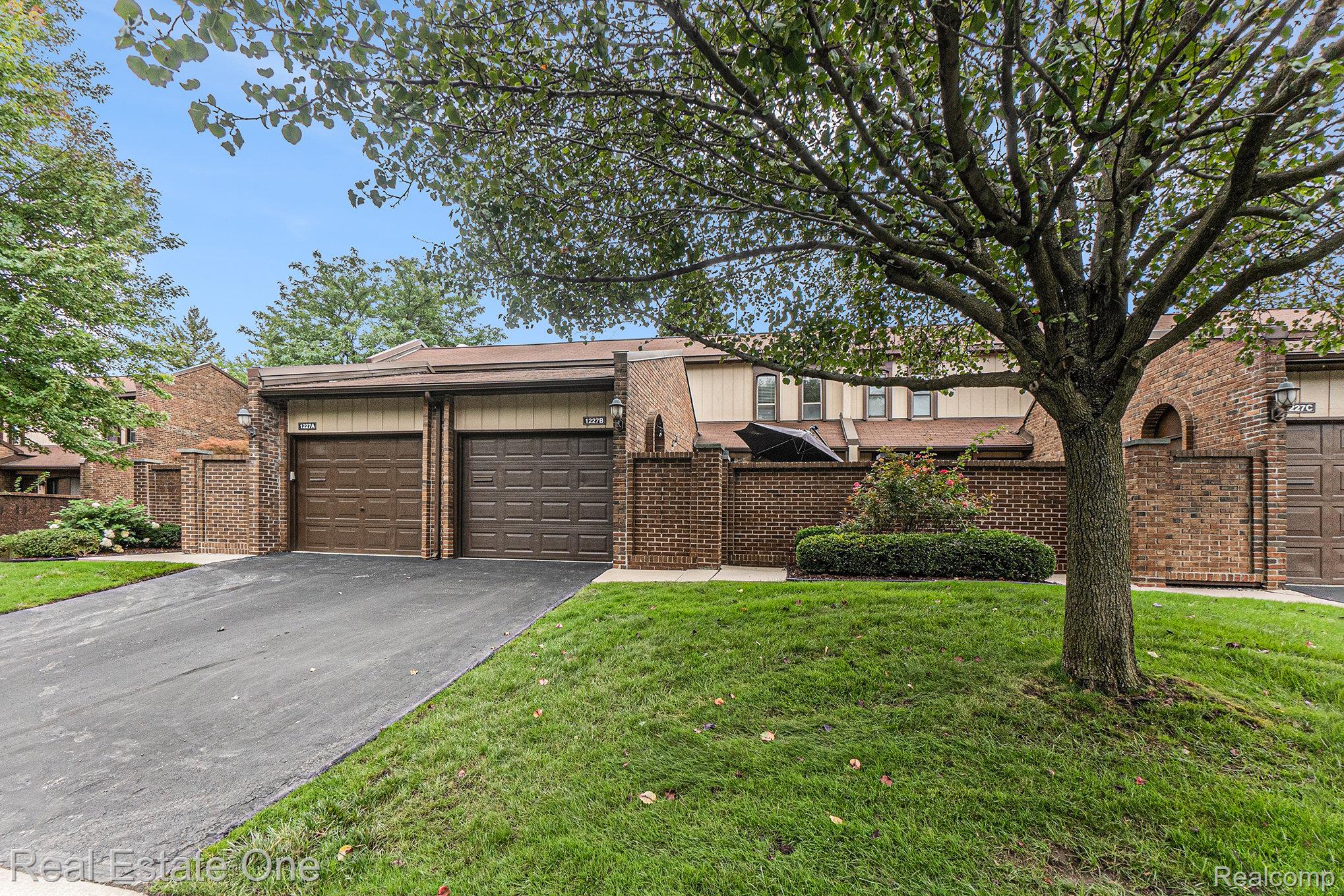 1227 Kirts Blvd #B — photo