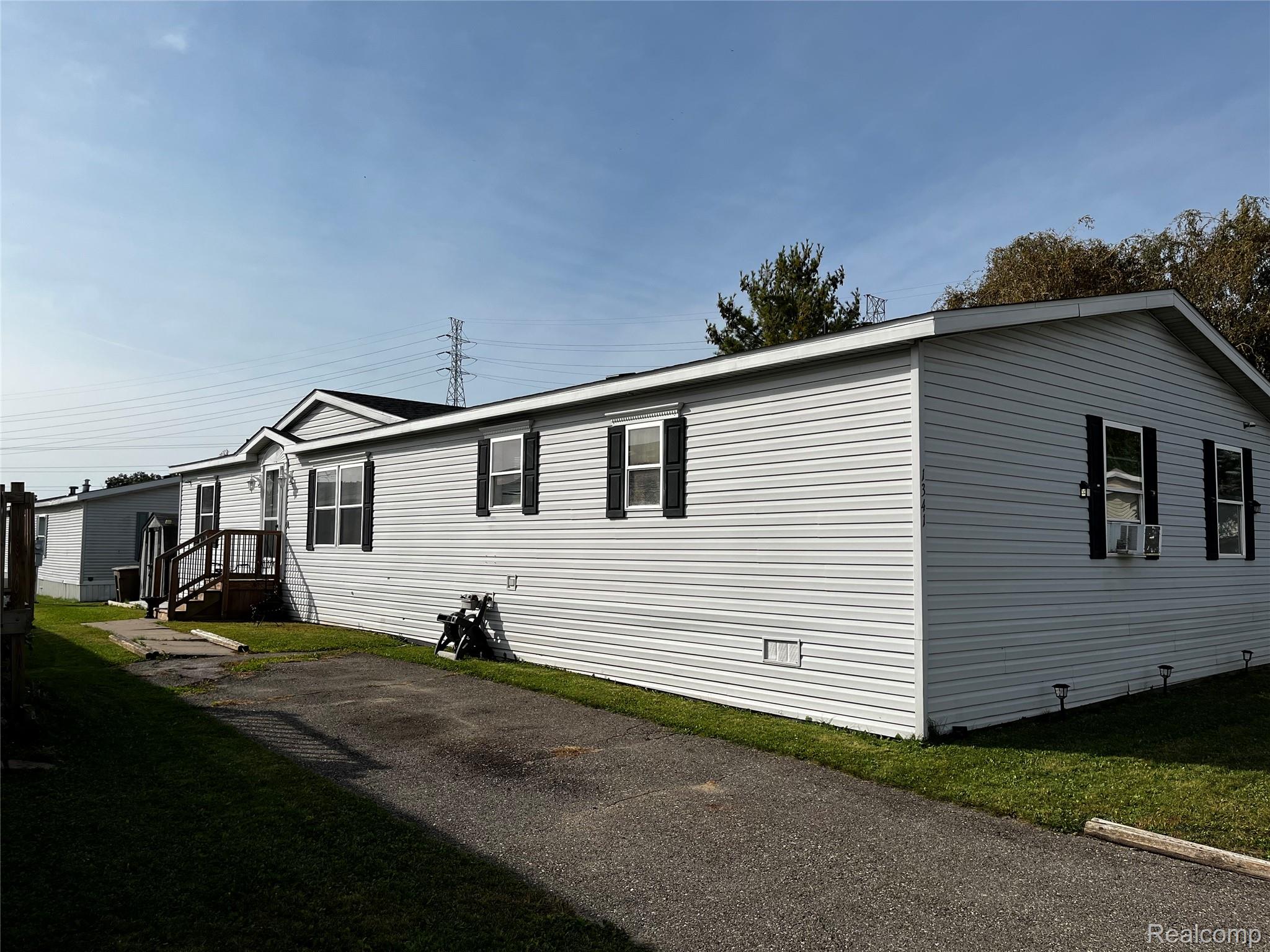 1341 Overlook Lane — photo