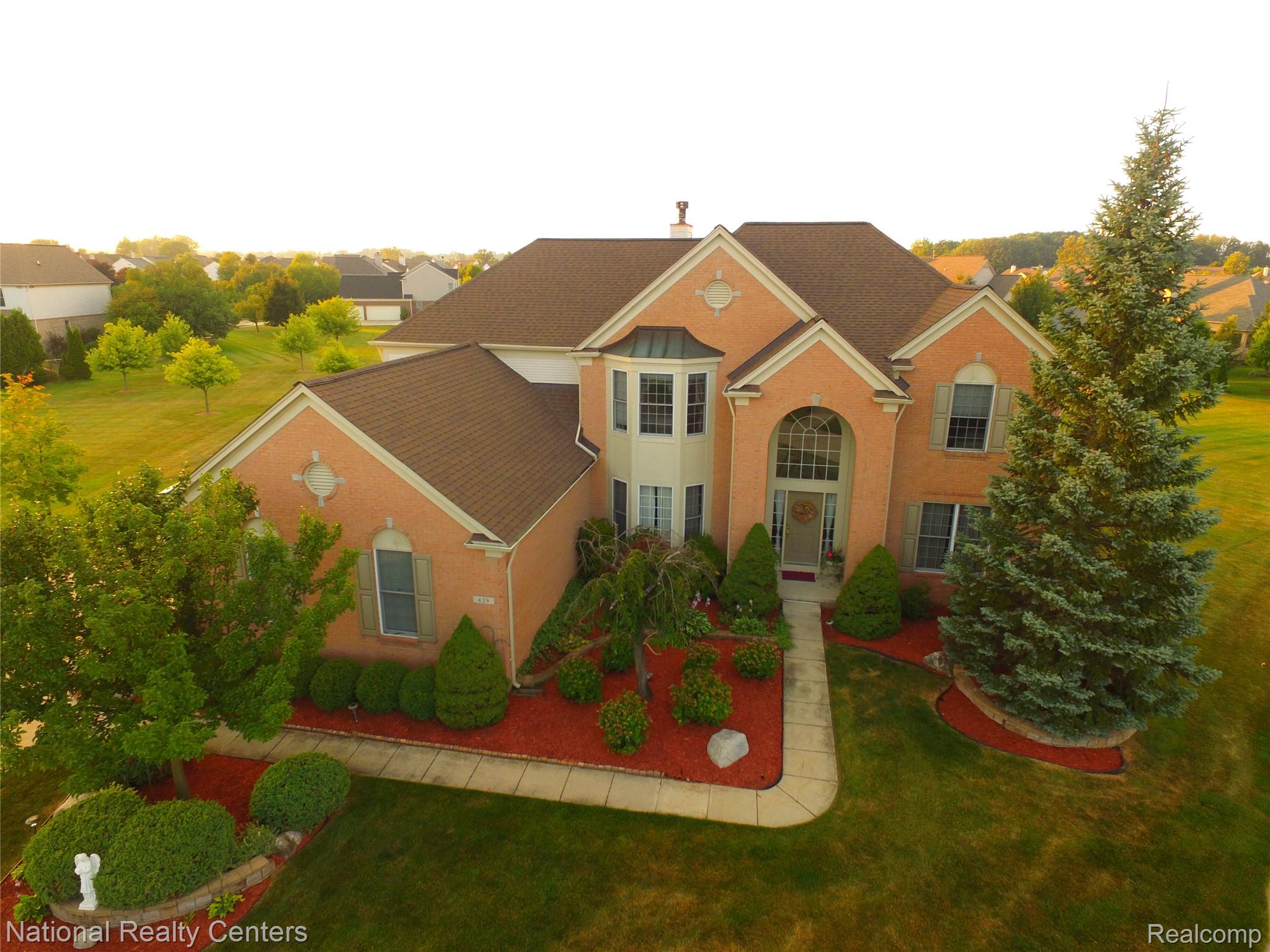 429 Delaford Ct — photo