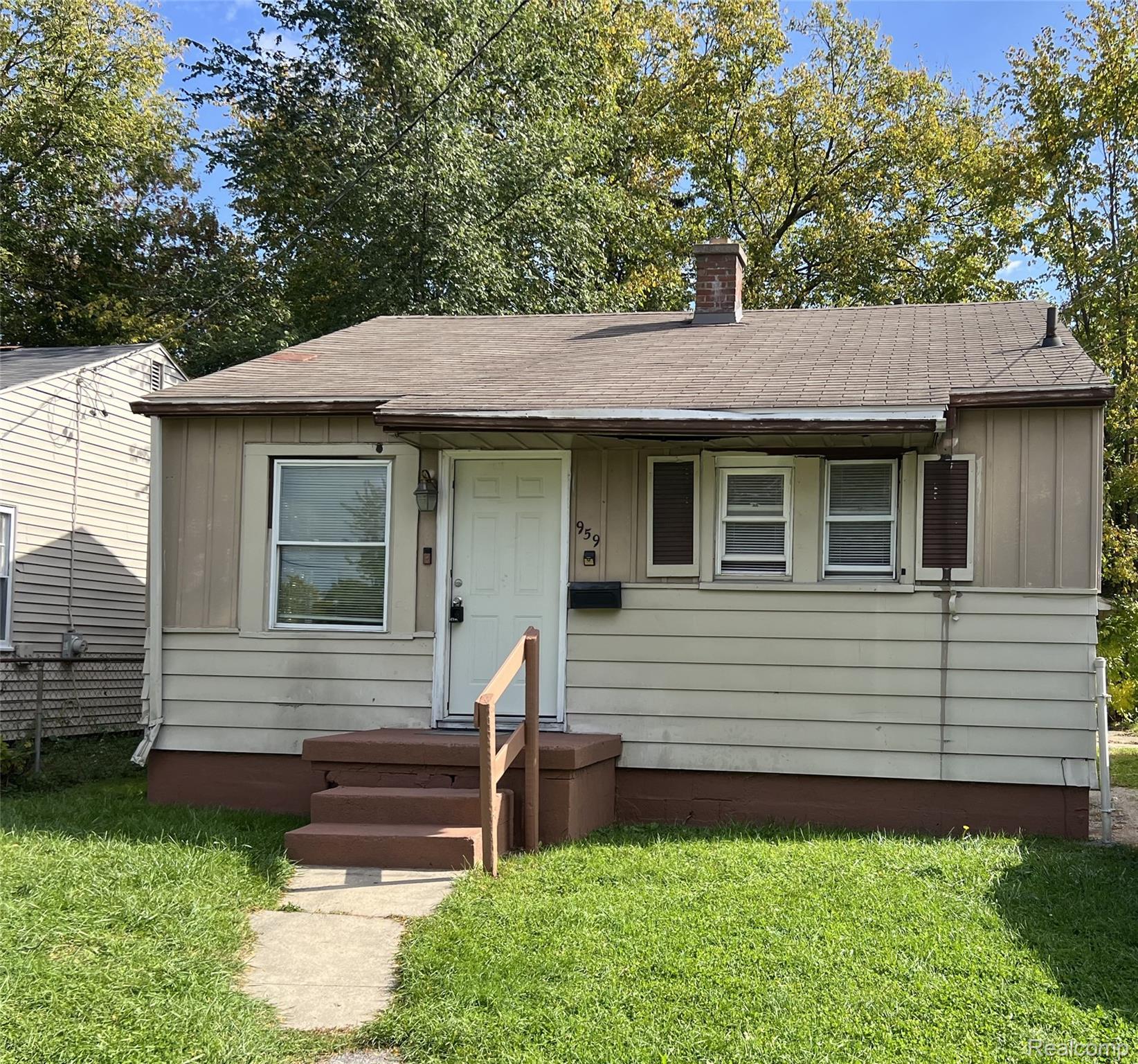 959 S Ballenger Hwy — photo